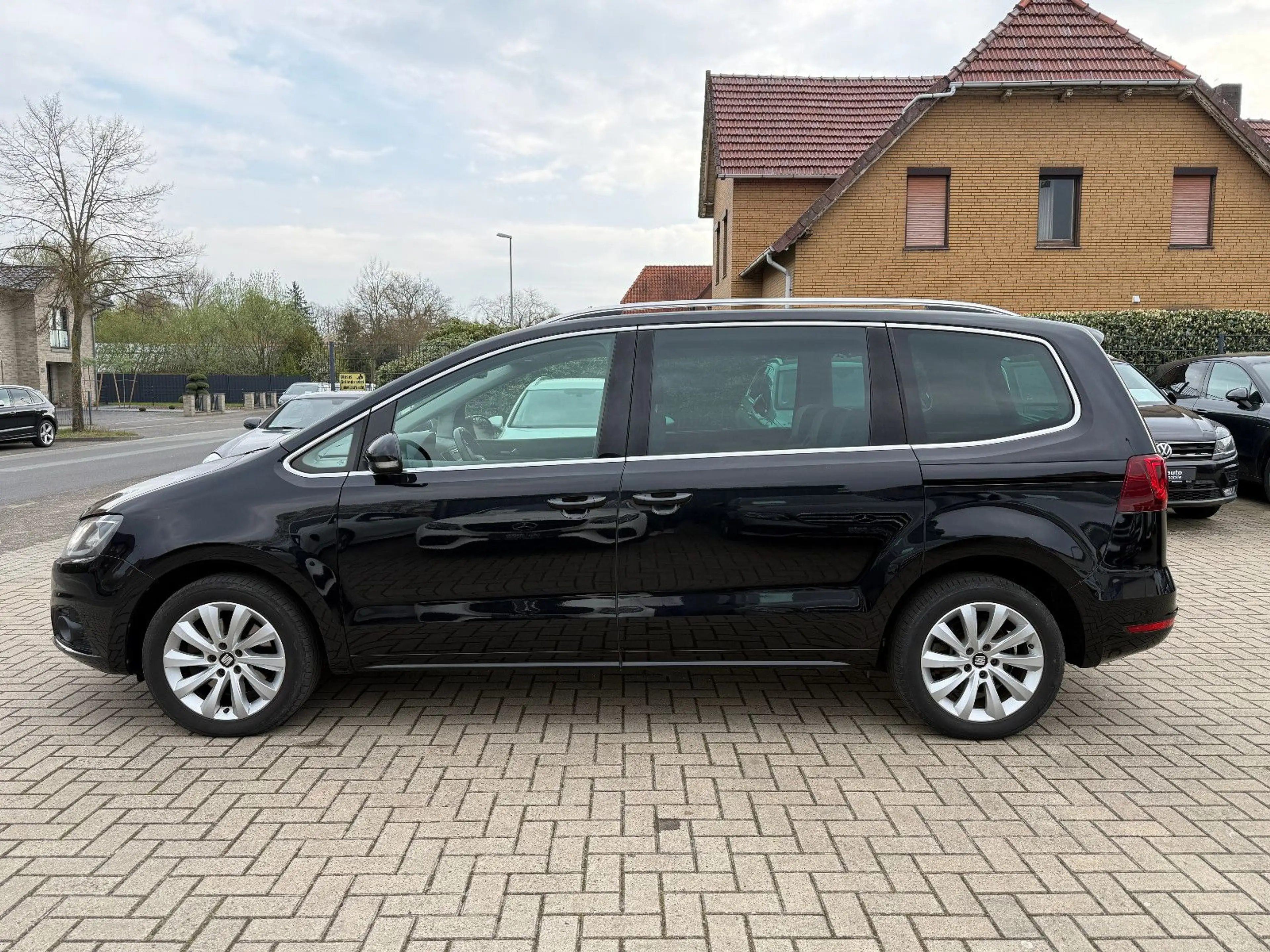 SEAT Alhambra 2.0 TDI, DSG, Kamera,TÜV & Service neu — photo 2