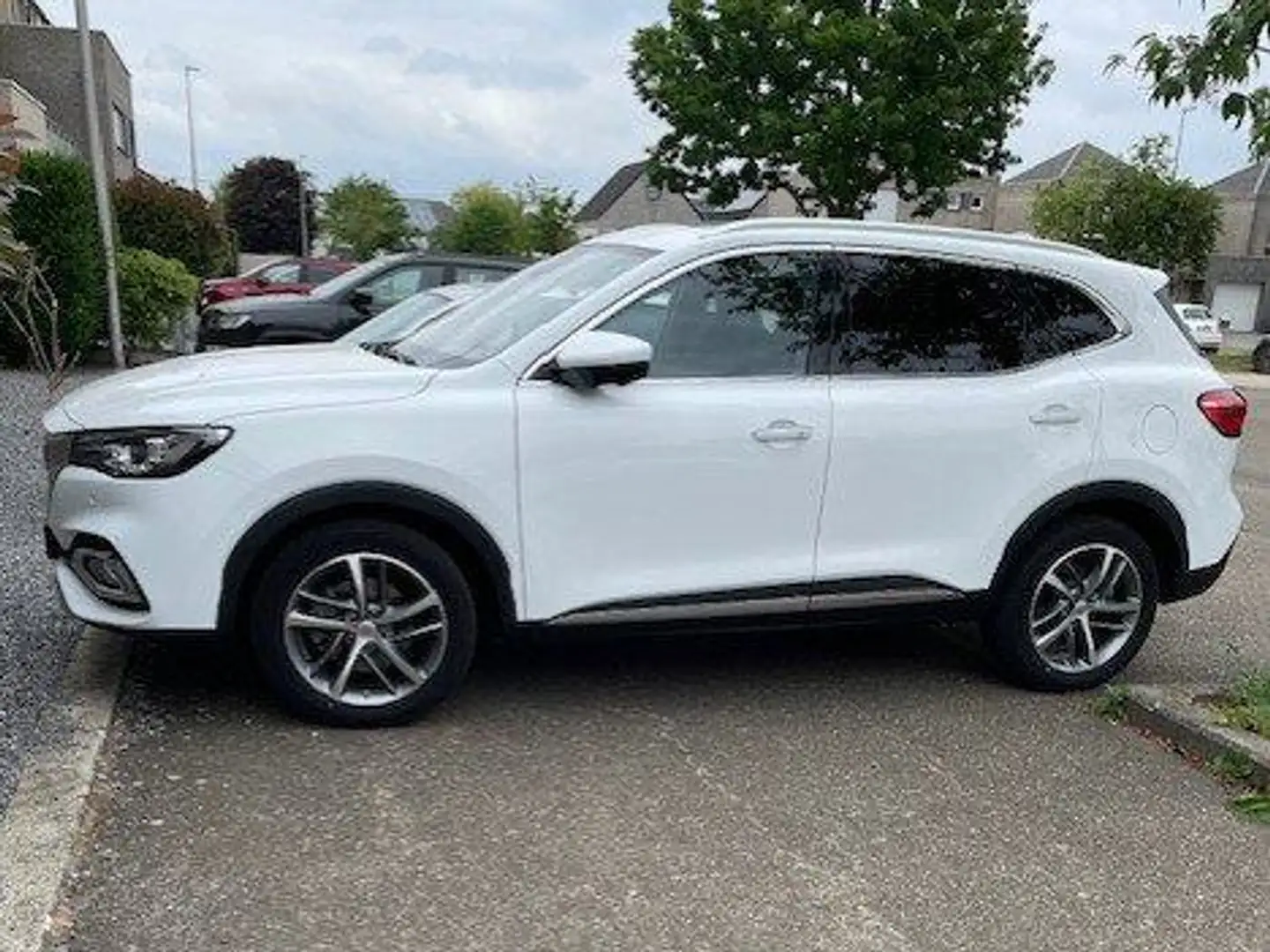 MG EHS EHS PHEV Luxury Blanc - 1