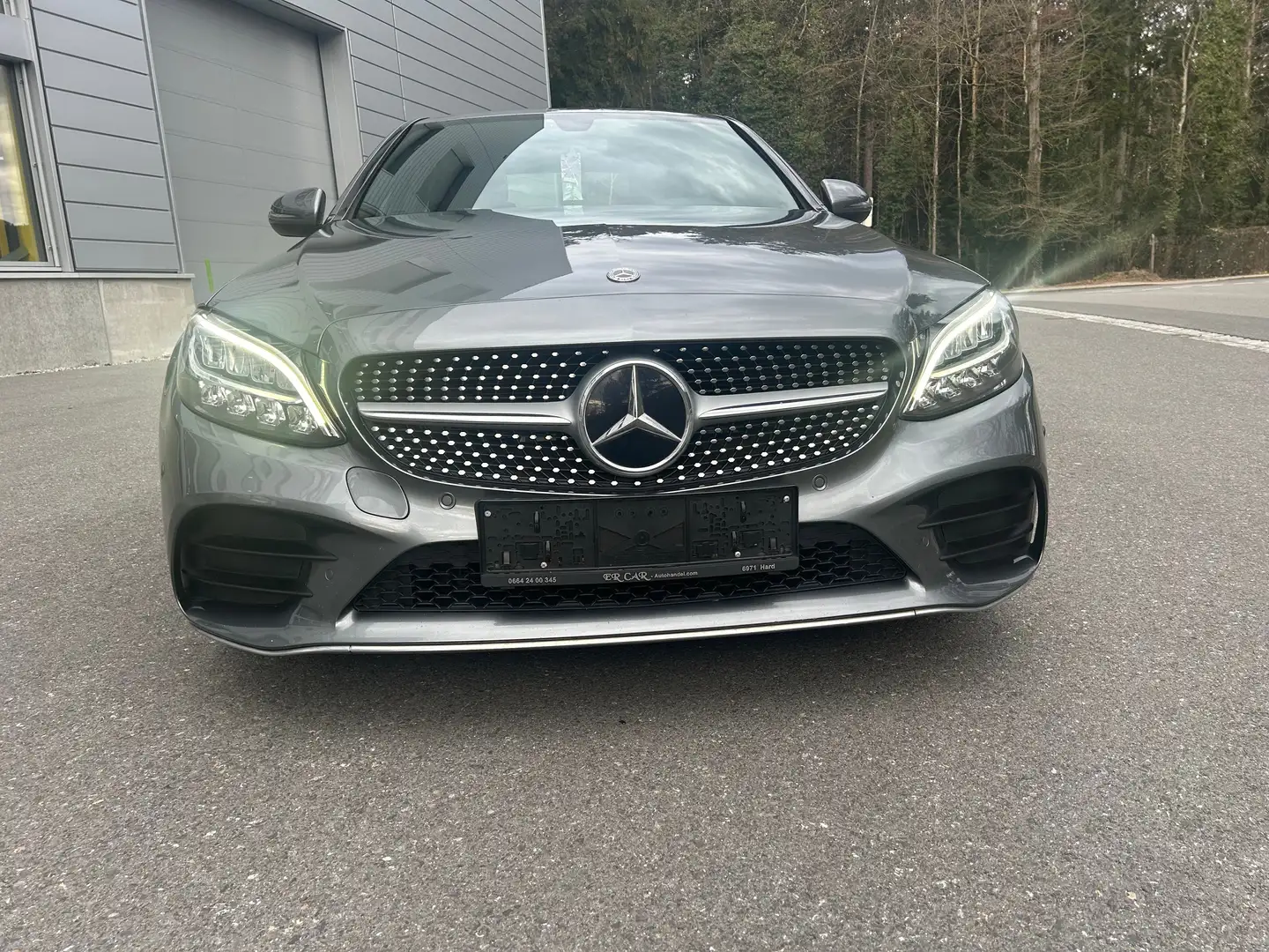 Mercedes-Benz C 220 d 9G AMG Line Grau - 2
