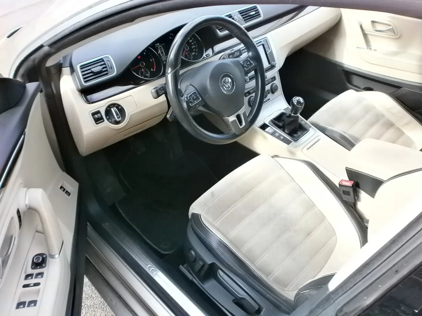 Volkswagen CC 2.0TDI BMT ADVANCE 150 Beige - 2