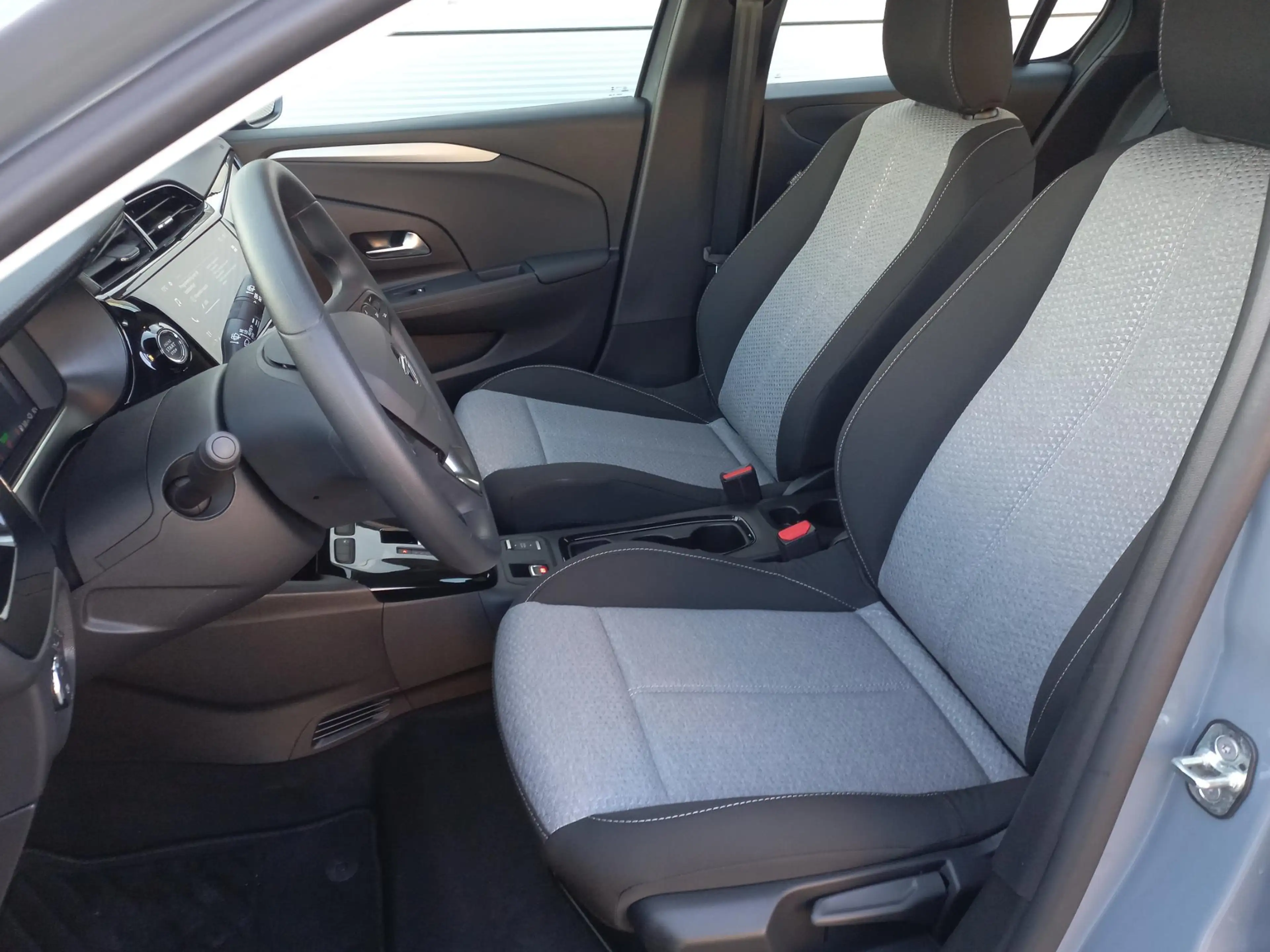 Opel Corsa-e Electric 51kWh 156pk Long Range Business Edition I — photo 13