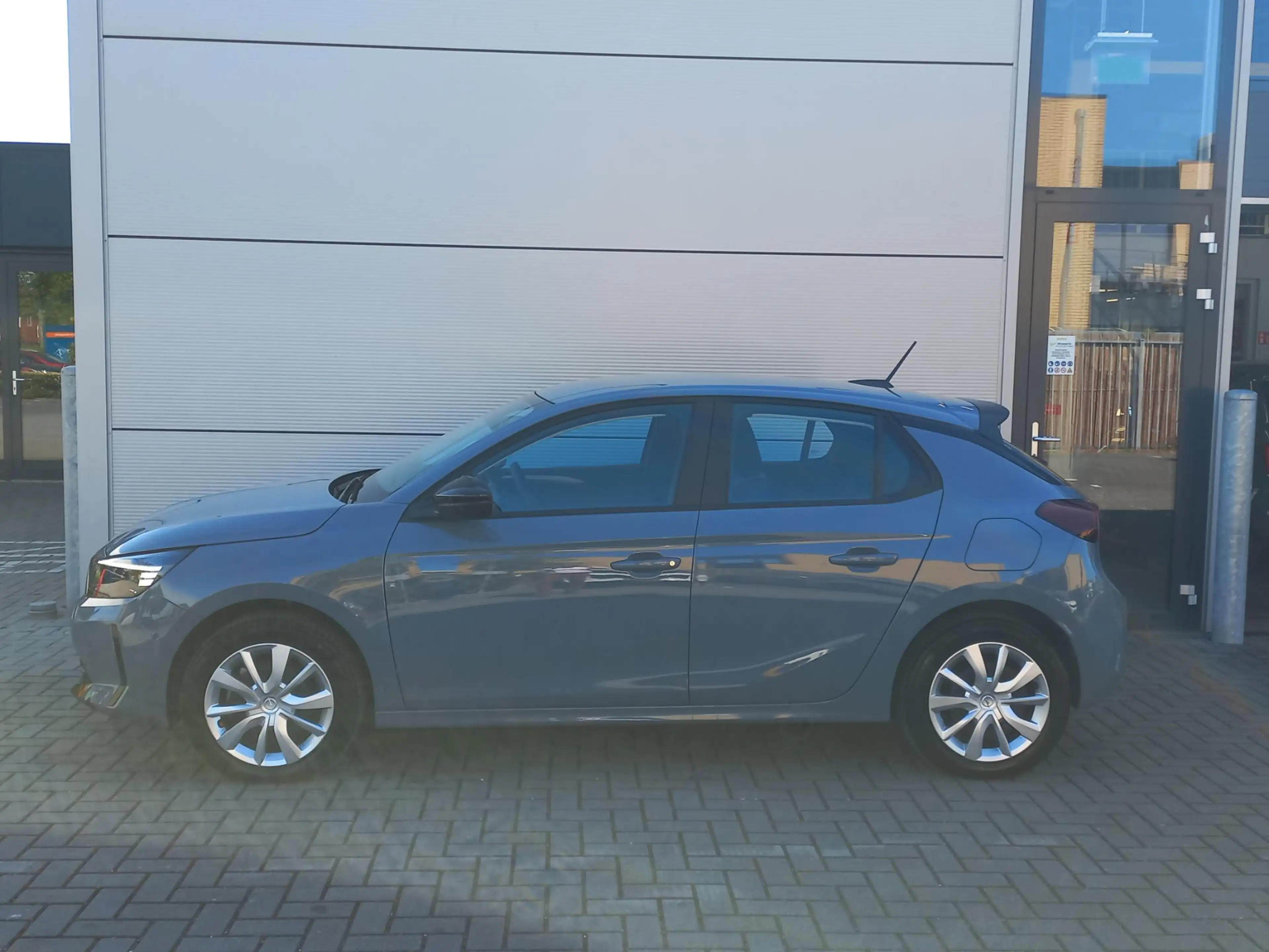 Opel Corsa-e Electric 51kWh 156pk Long Range Business Edition I — photo 4