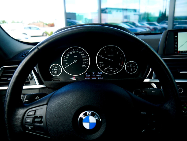 BMW 320 d Advantage Aut. — photo 12