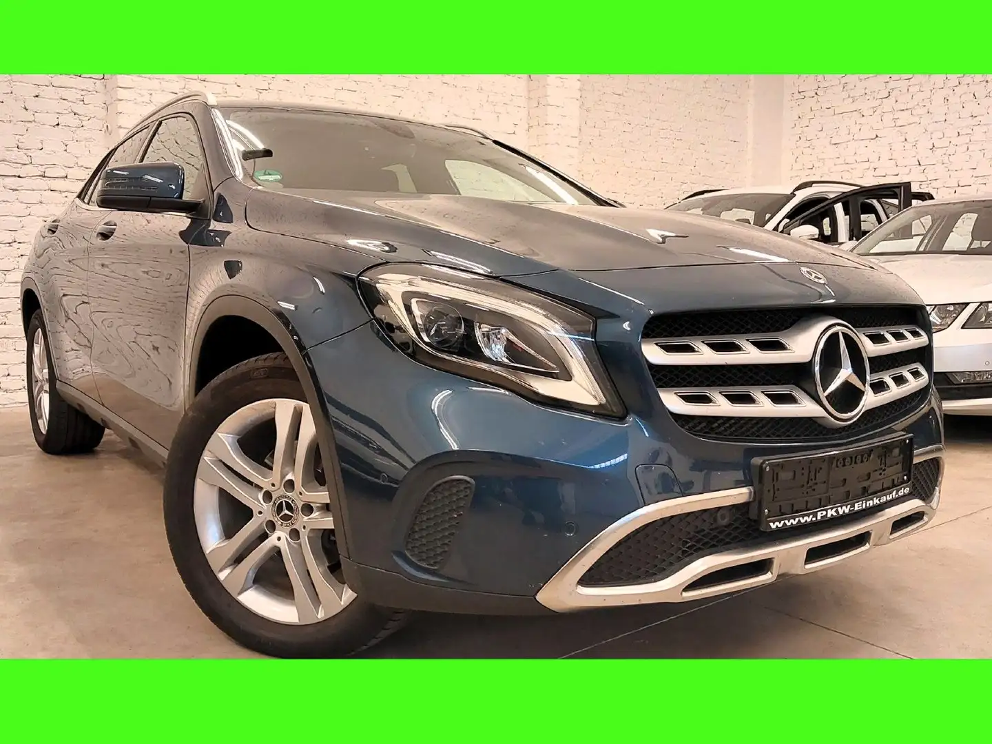 Mercedes-Benz GLA 220 CDI 4Matic 7G-tronic Urban 66oookm LED Blue - 1