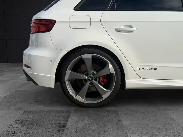 Audi S3 view 11