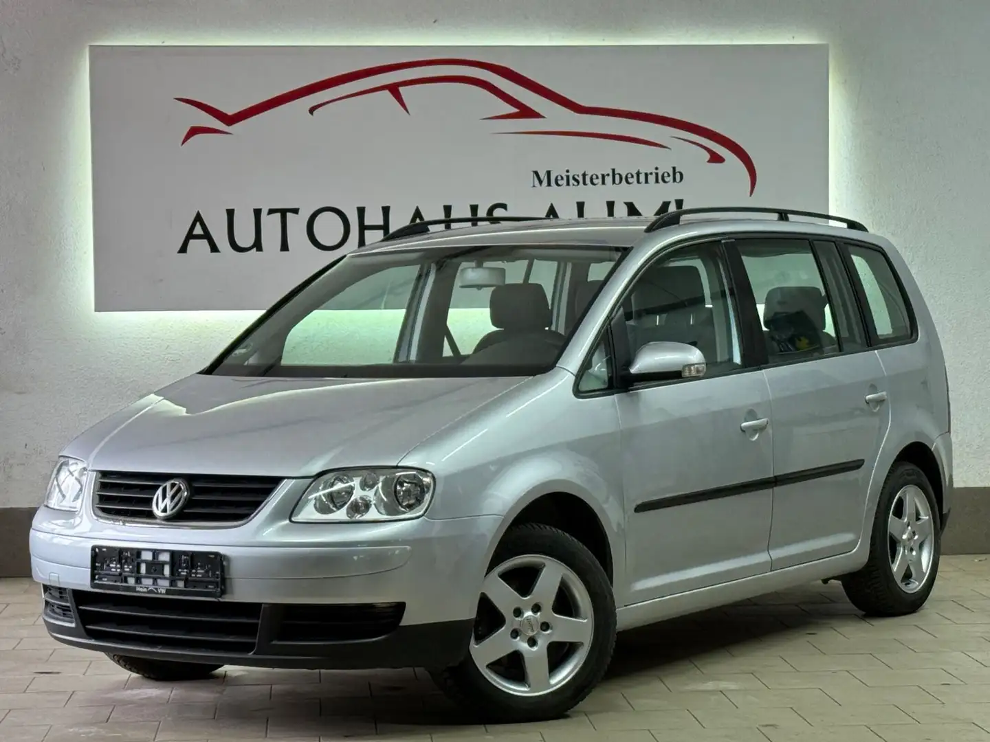 Volkswagen Touran 1.9 TDI 74kW Trendline AHK Klima srebrna - 2
