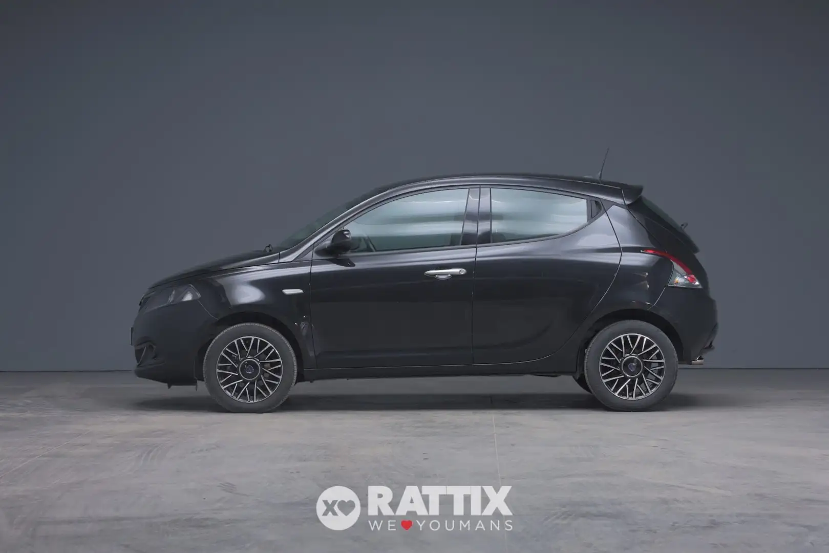 Lancia Ypsilon 1.0 Firefly Hybrid 70CV Platino Nero - 2
