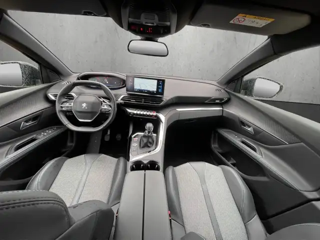 Peugeot 5008 view 12