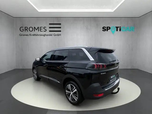 Peugeot 5008 view 5