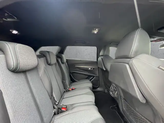Peugeot 5008 view 14