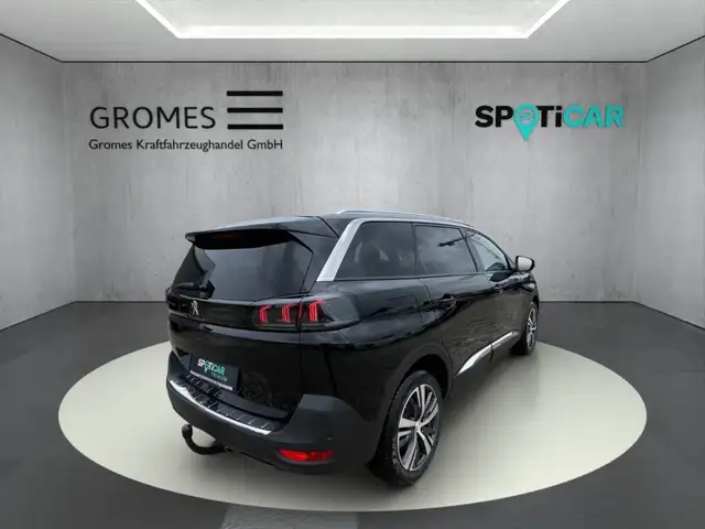 Peugeot 5008 view 3