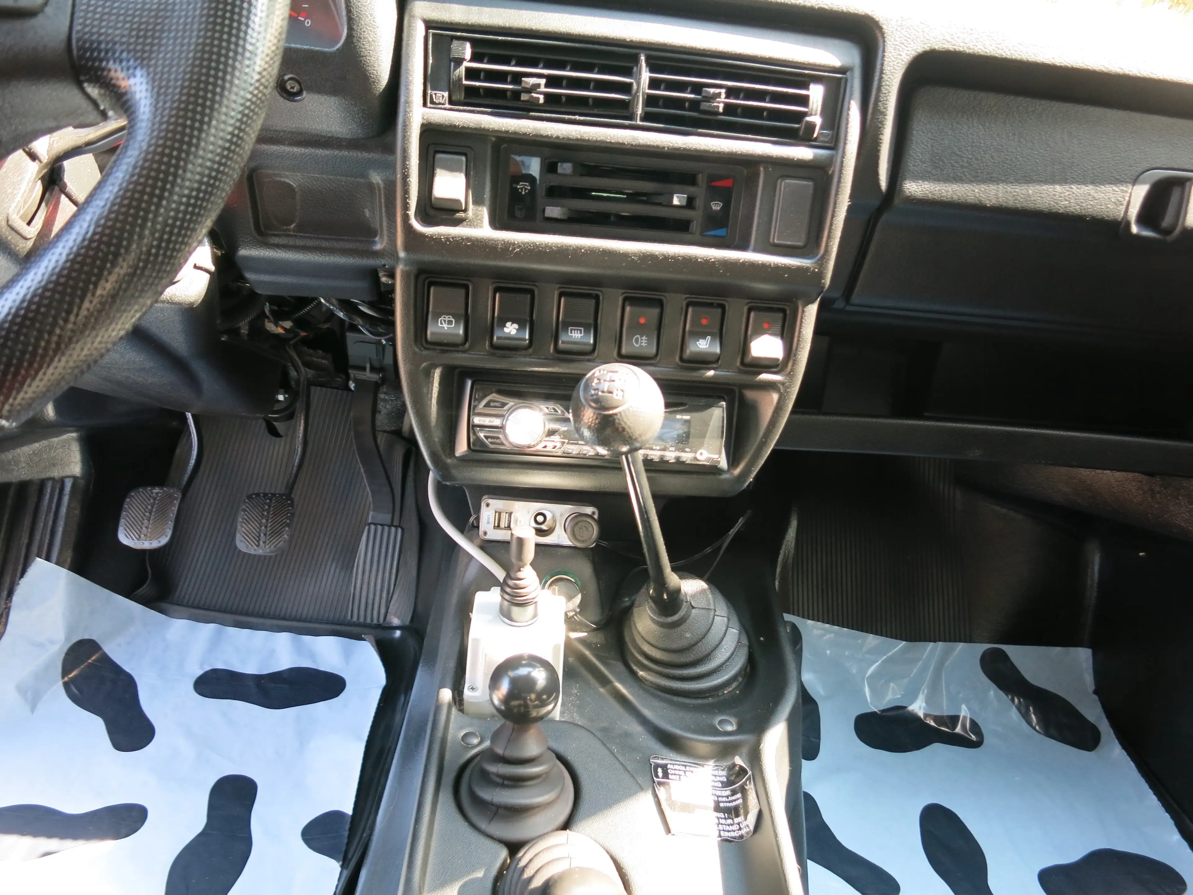 Lada Taiga Basis 4x4 1.HAND SCHIEBESCHILD — photo 8