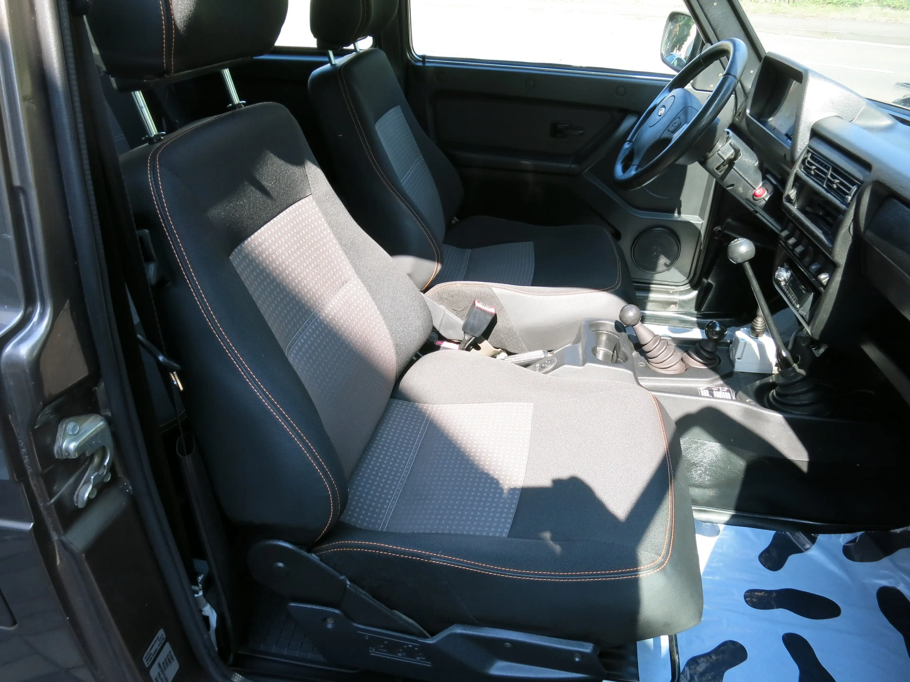 Lada Taiga Basis 4x4 1.HAND SCHIEBESCHILD — photo 7