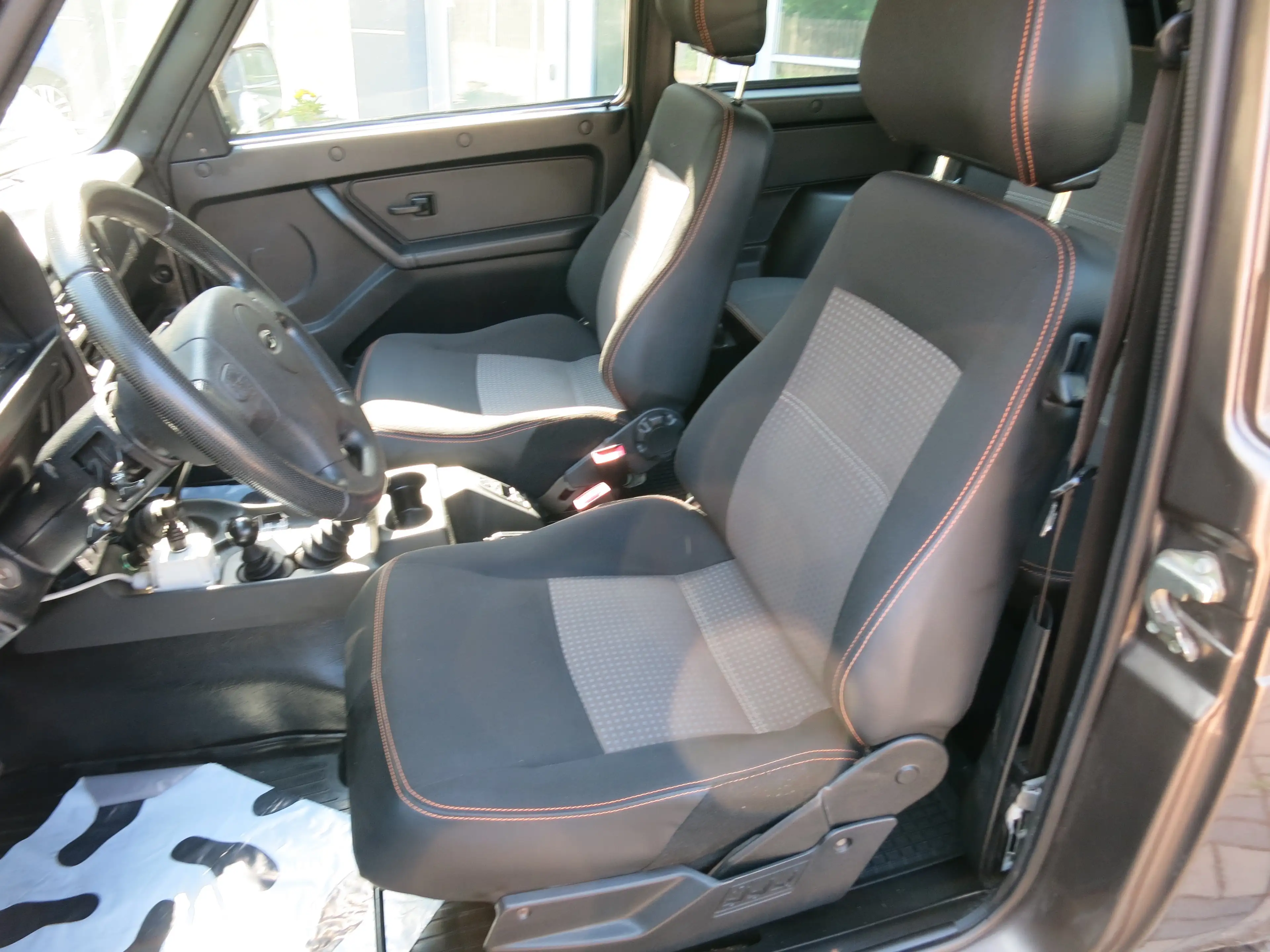 Lada Taiga Basis 4x4 1.HAND SCHIEBESCHILD — photo 6