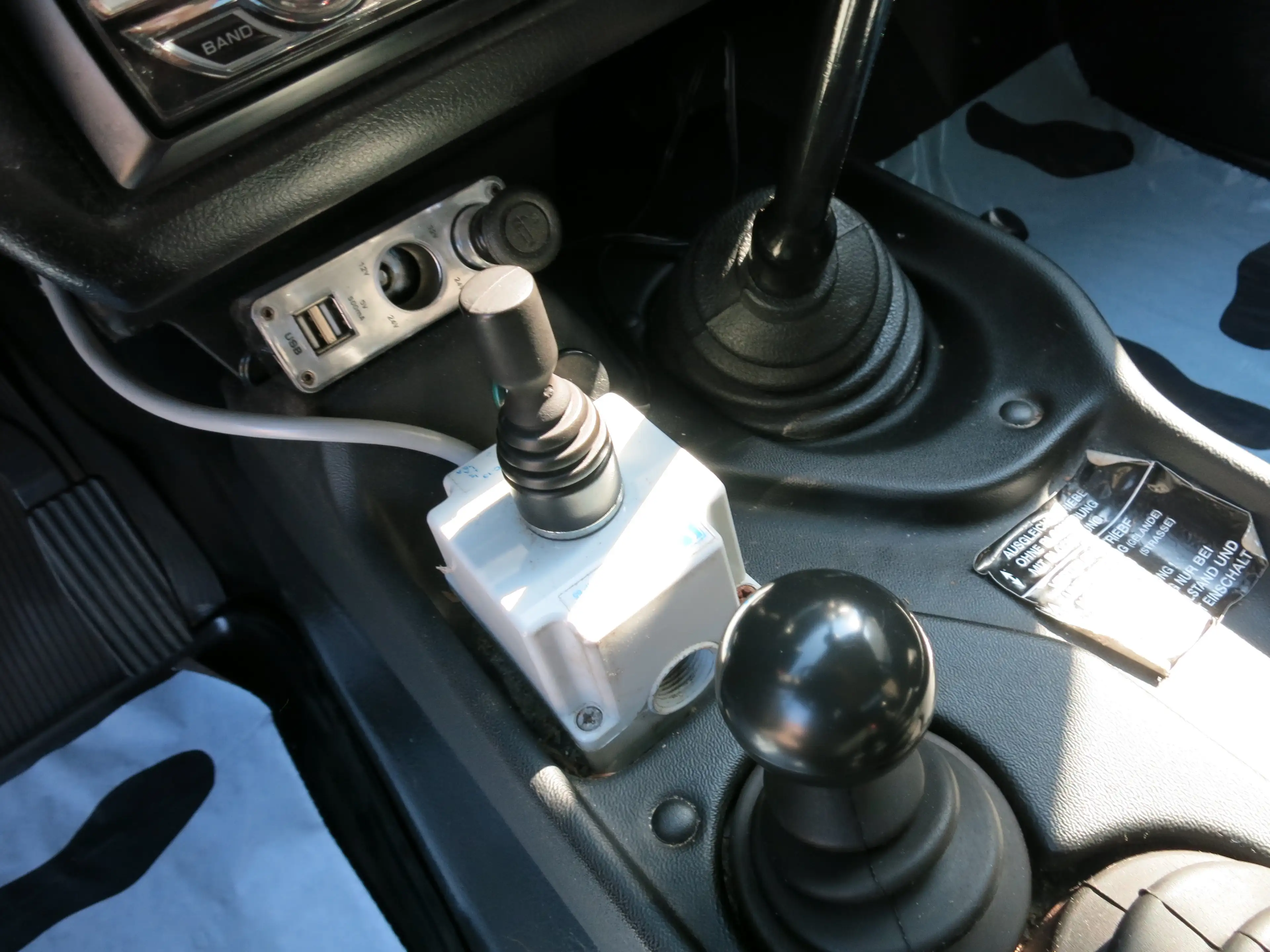 Lada Taiga Basis 4x4 1.HAND SCHIEBESCHILD — photo 10