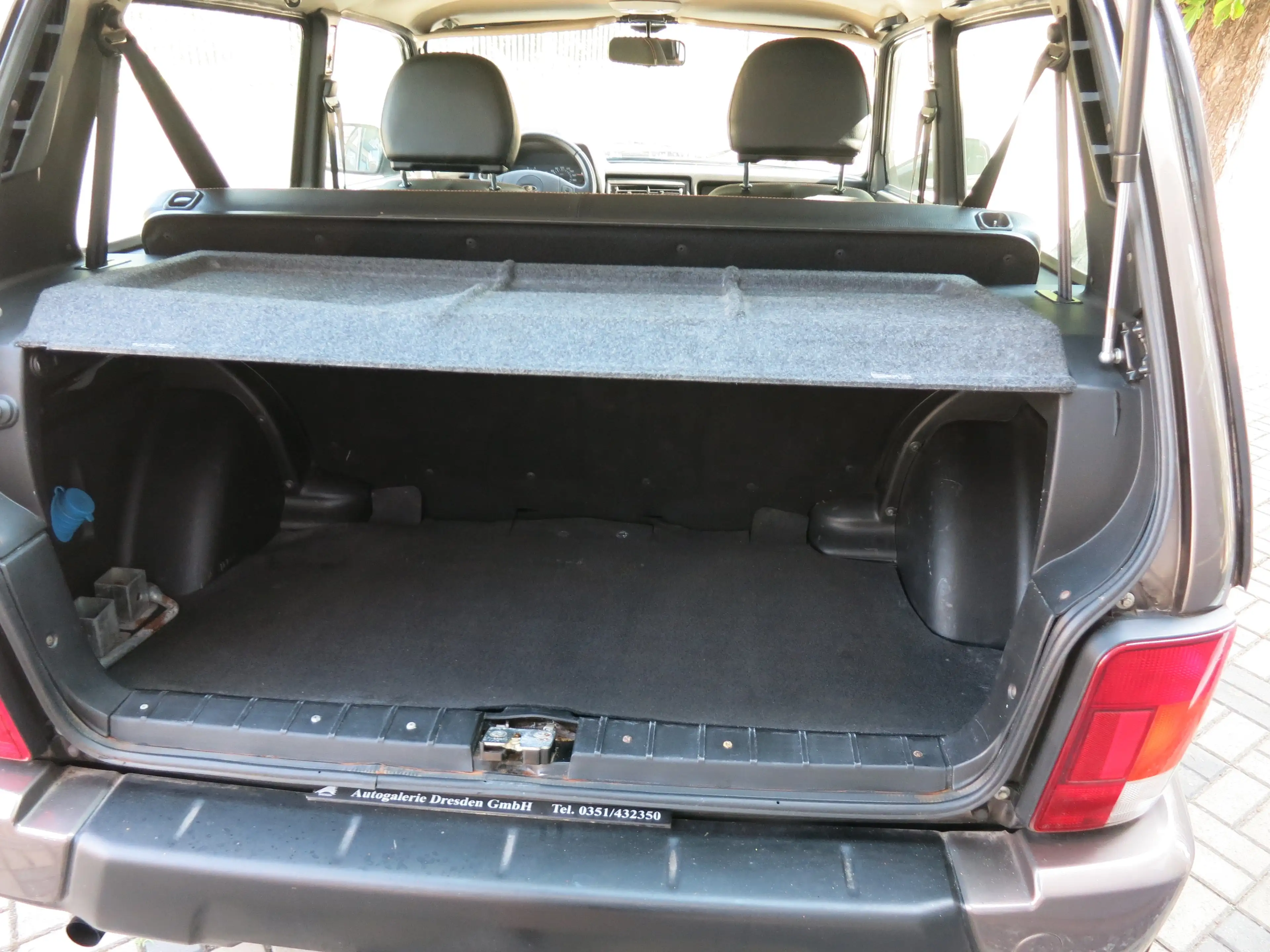 Lada Taiga Basis 4x4 1.HAND SCHIEBESCHILD — photo 12