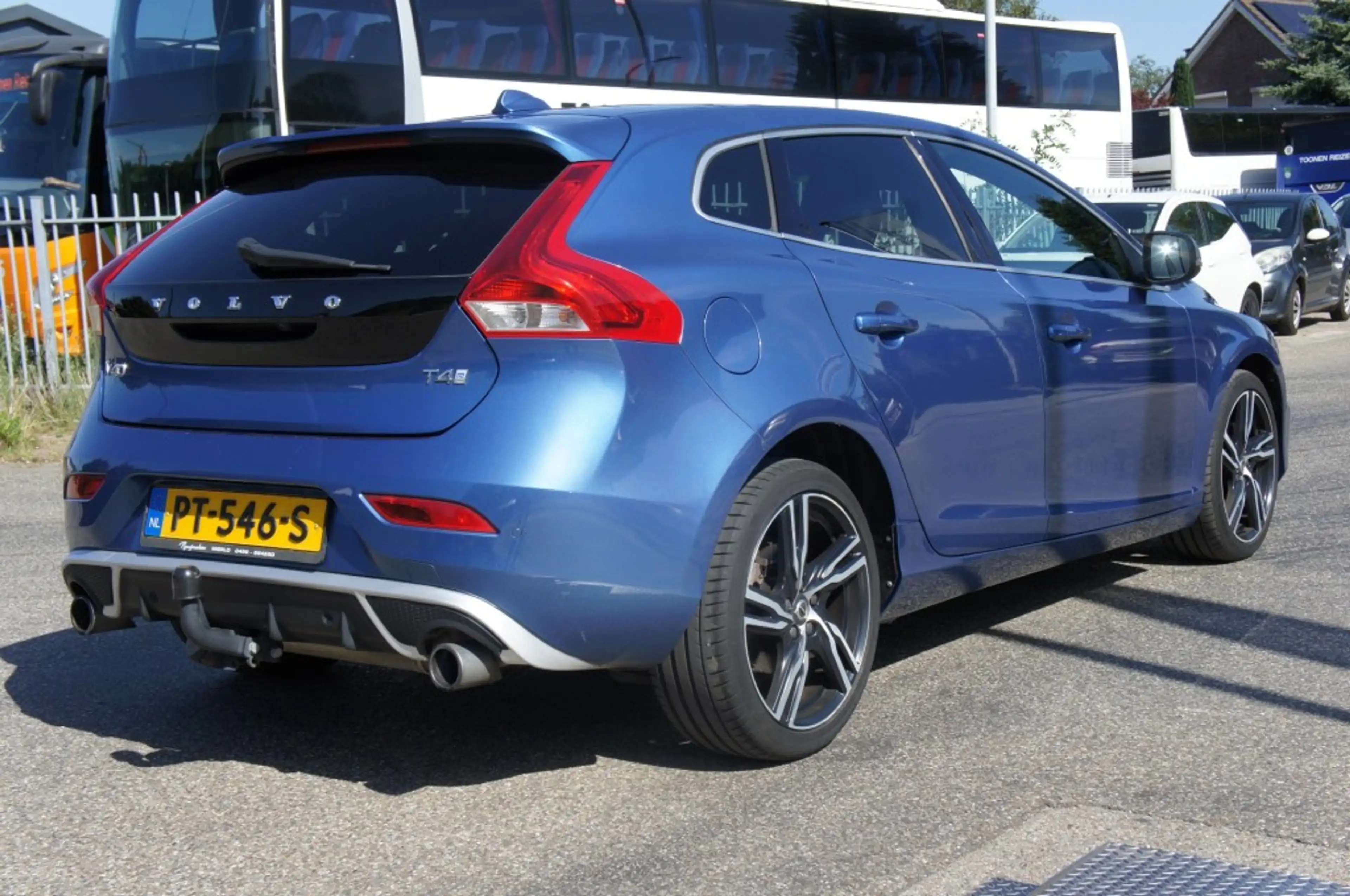 Volvo V40 2.0 T4 BNS SPORT R-design LEDER/PANO/TREKHAAK/CAME — photo 4