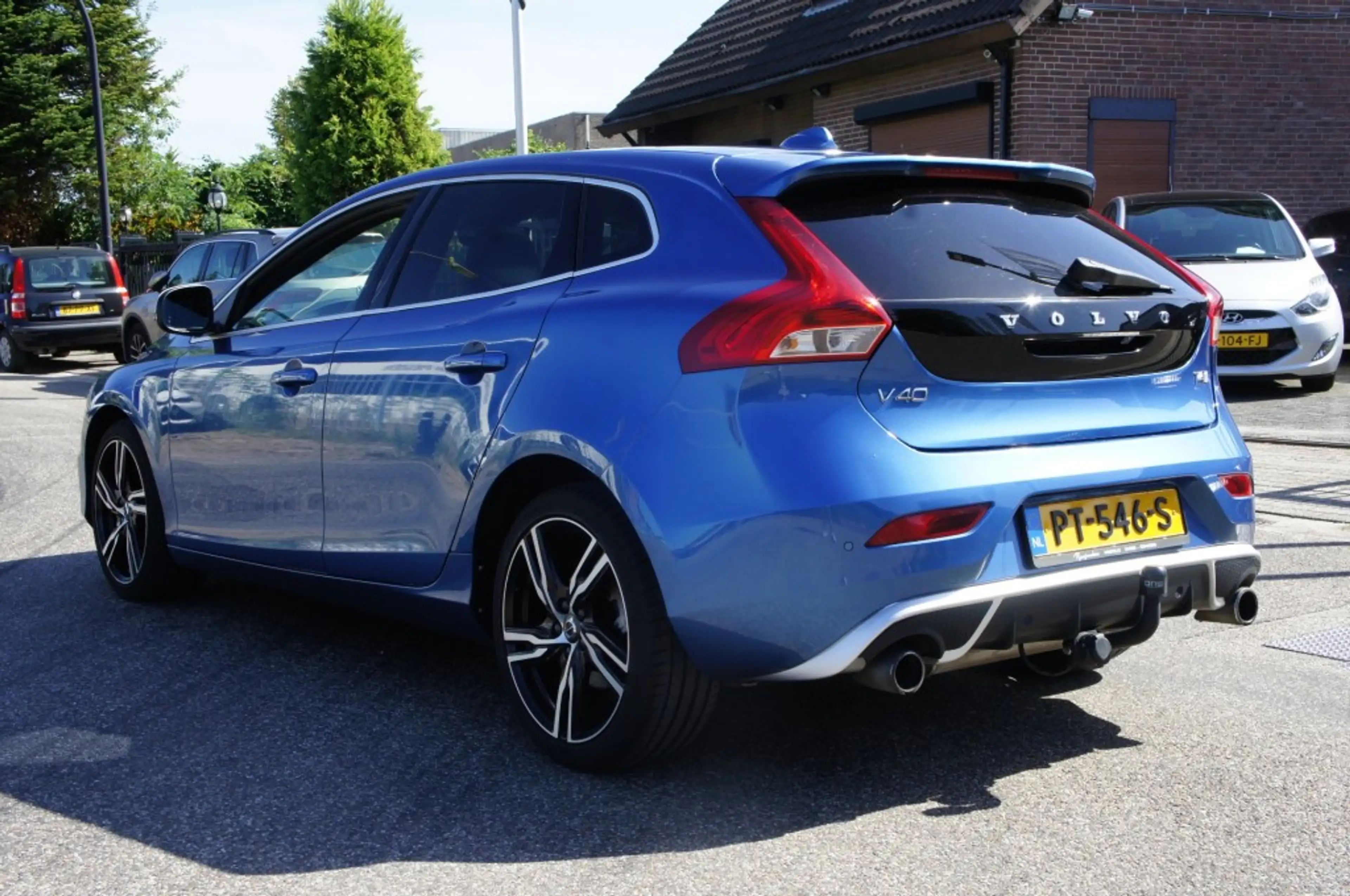 Volvo V40 2.0 T4 BNS SPORT R-design LEDER/PANO/TREKHAAK/CAME — photo 3