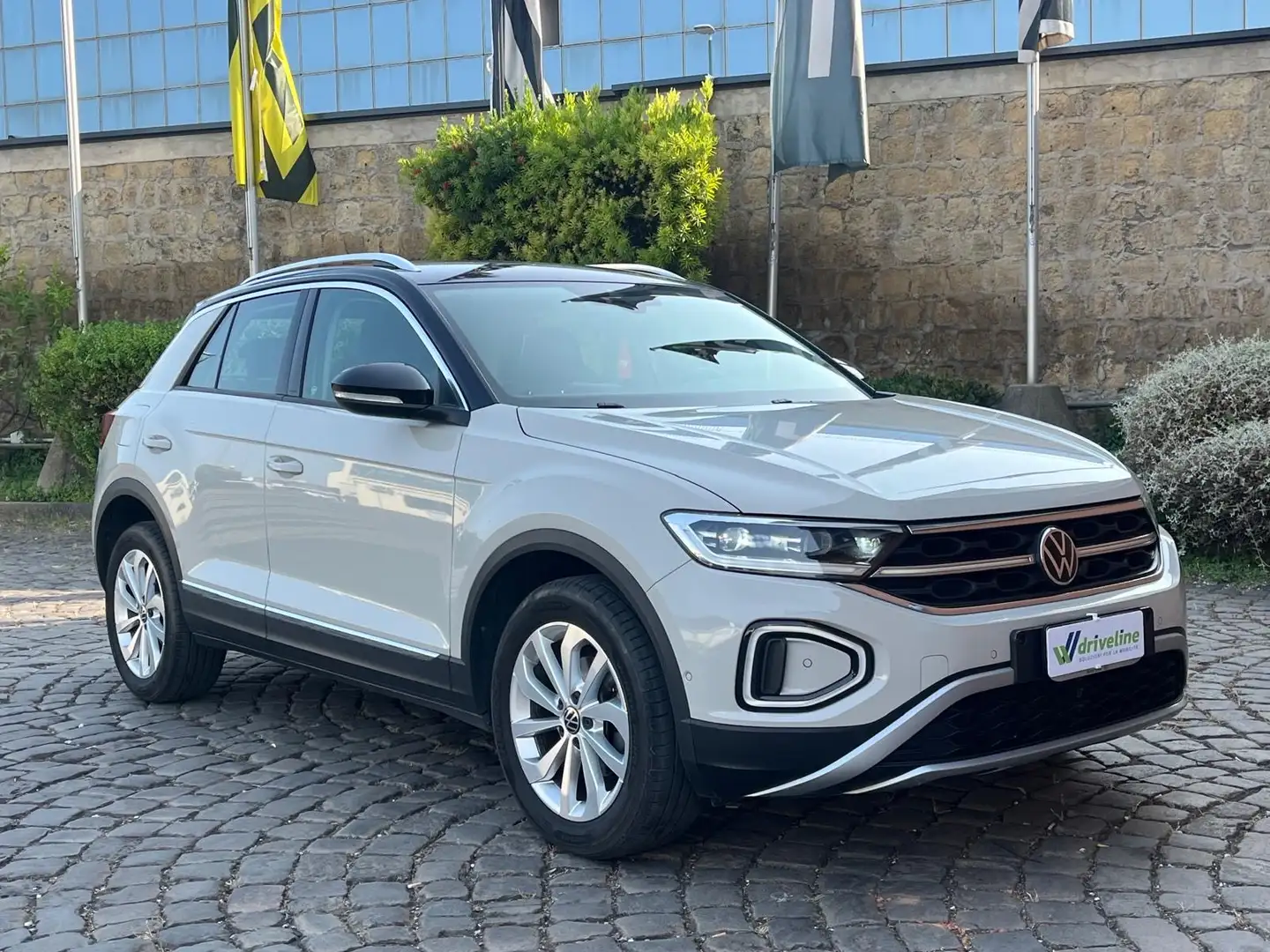 Volkswagen T-Roc 1.0 tsi Style 110cv Argento - 2