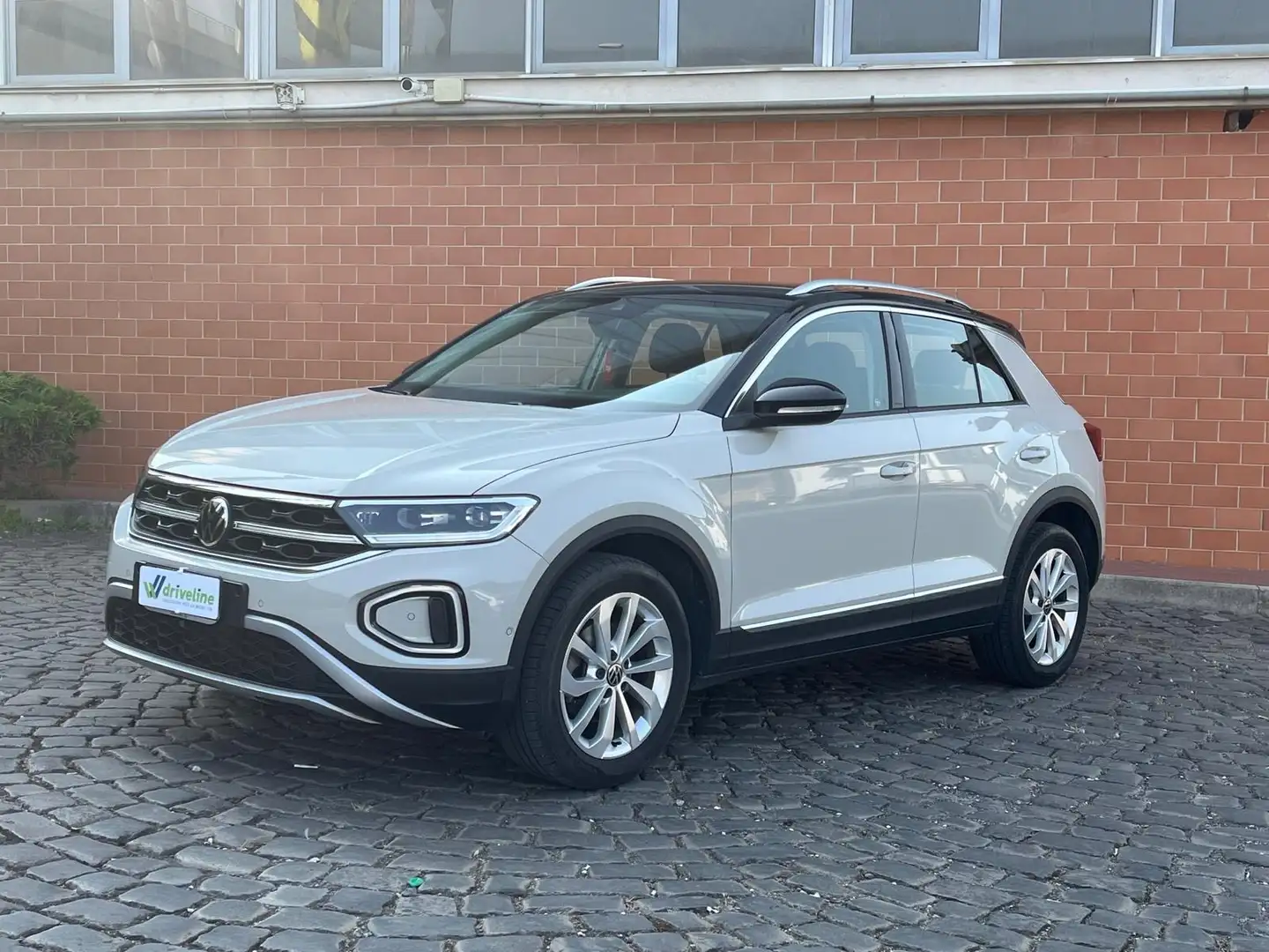 Volkswagen T-Roc 1.0 tsi Style 110cv Argento - 1