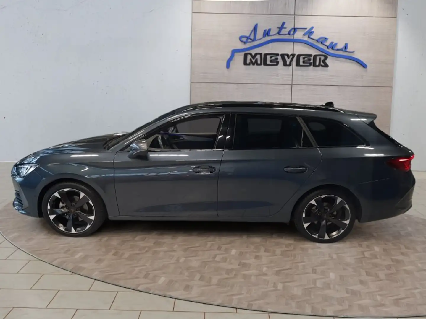 CUPRA Leon ST 1.5eTSI DSG 3*J.Gar/ACC/LED/Kamera/Keyless Grey - 2