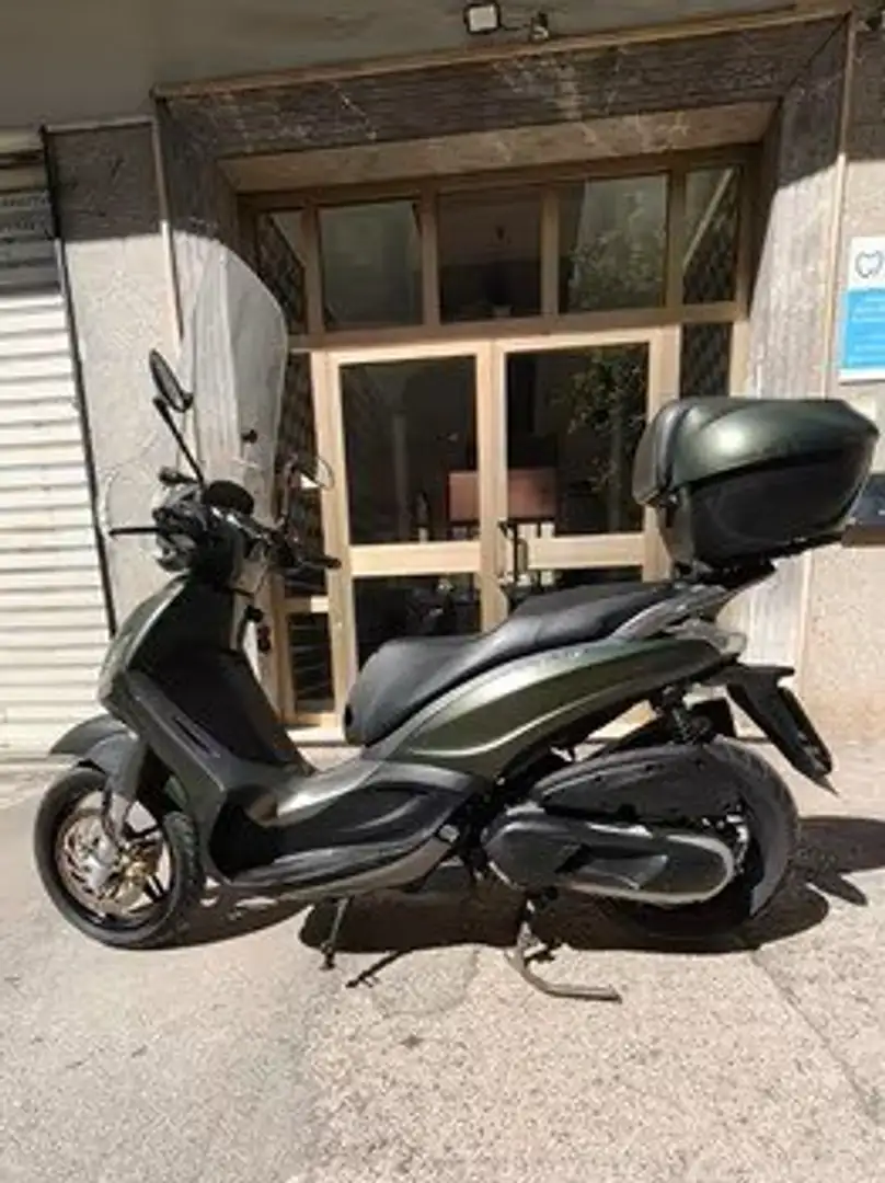 Piaggio Beverly 350 Verde - 1