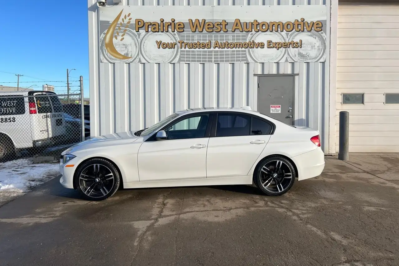 BMW 3 Series снимка BMW 3 Series