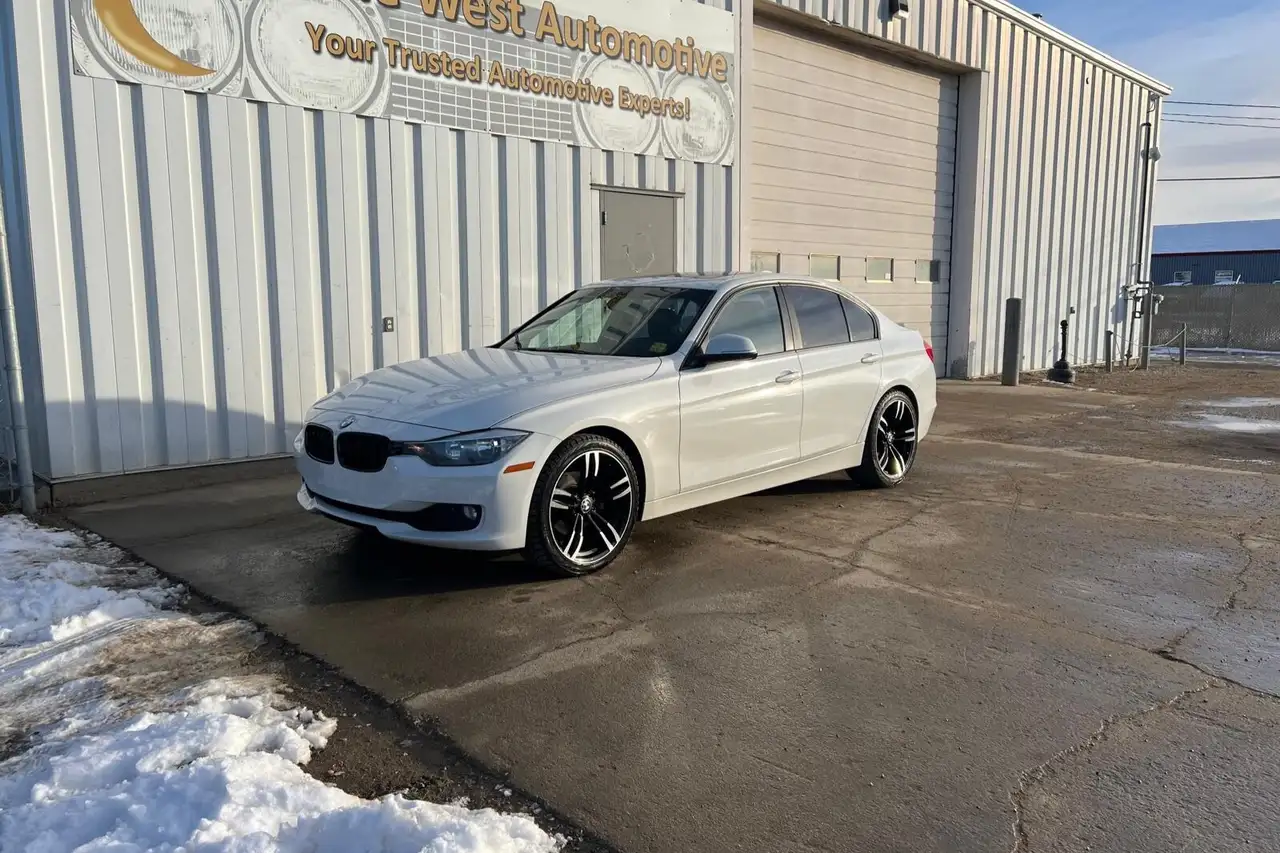 BMW 3 Series снимка BMW 3 Series