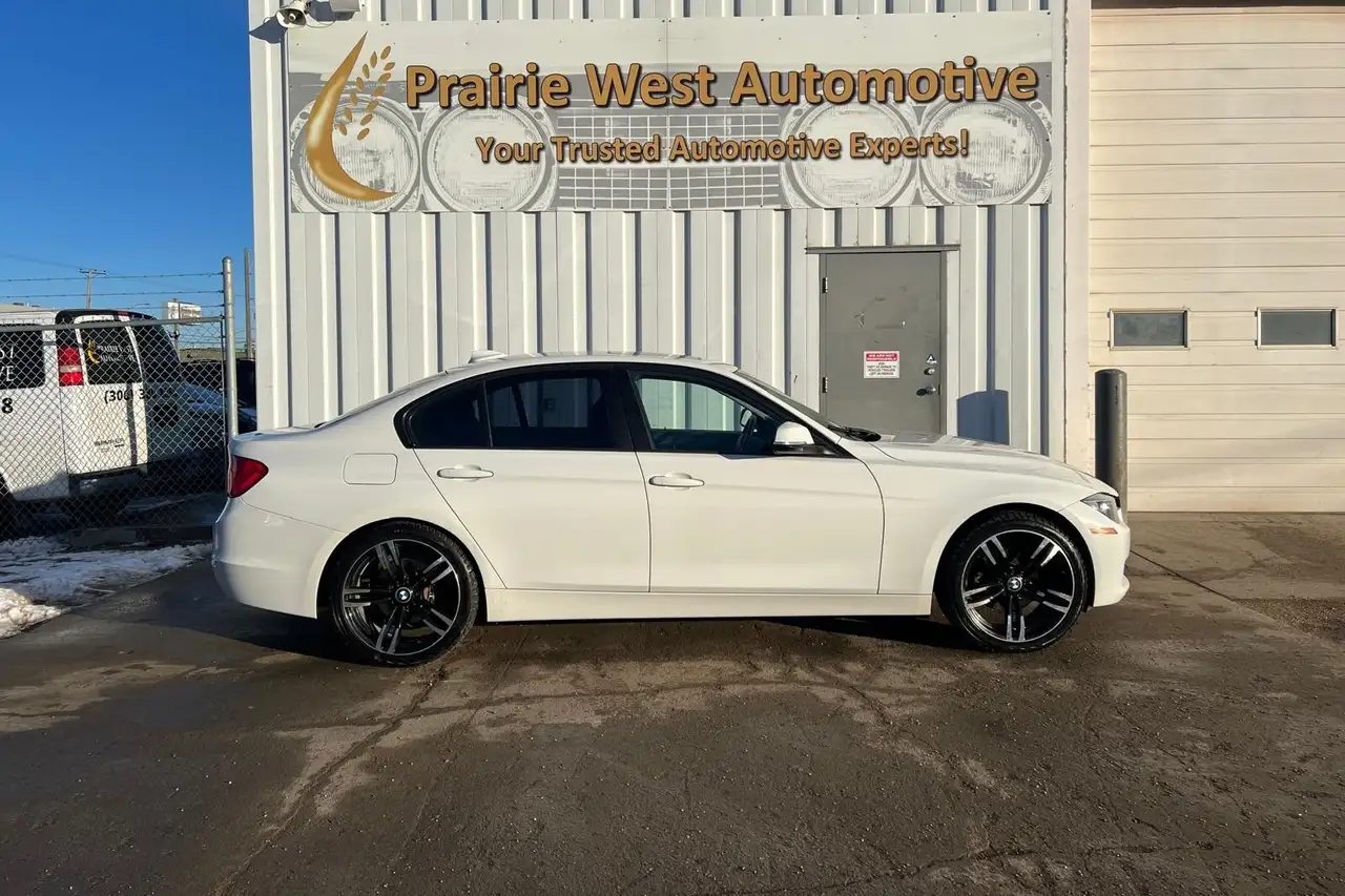BMW 3 Series снимка BMW 3 Series
