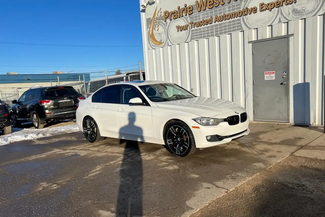 BMW 3 Series снимка BMW 3 Series