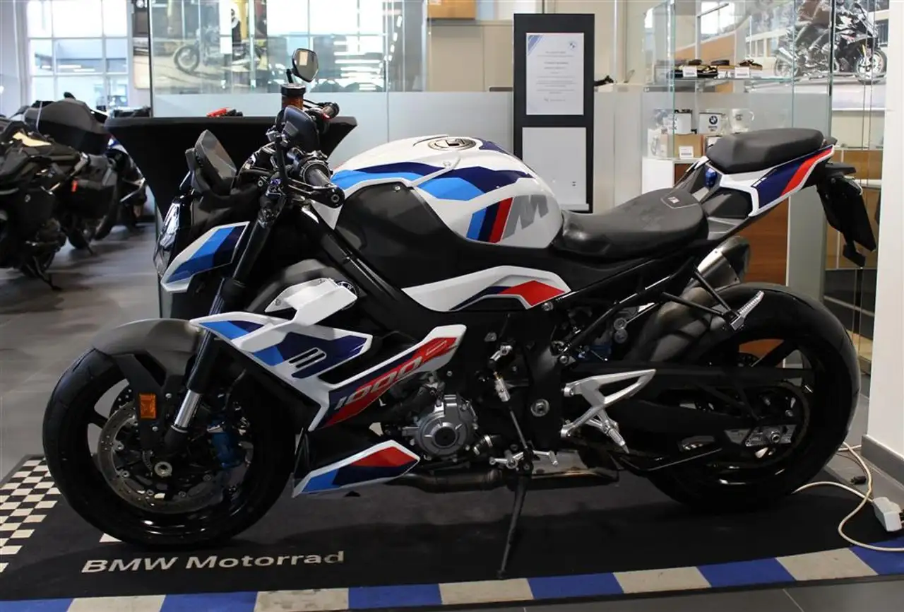 BMW M 1000 R