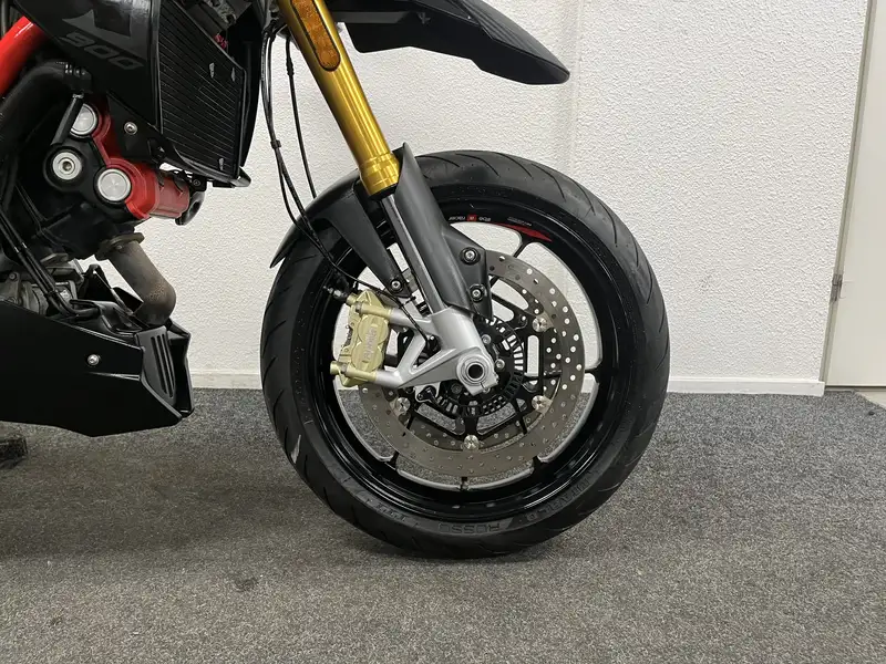 Aprilia Dorsoduro - foto 6