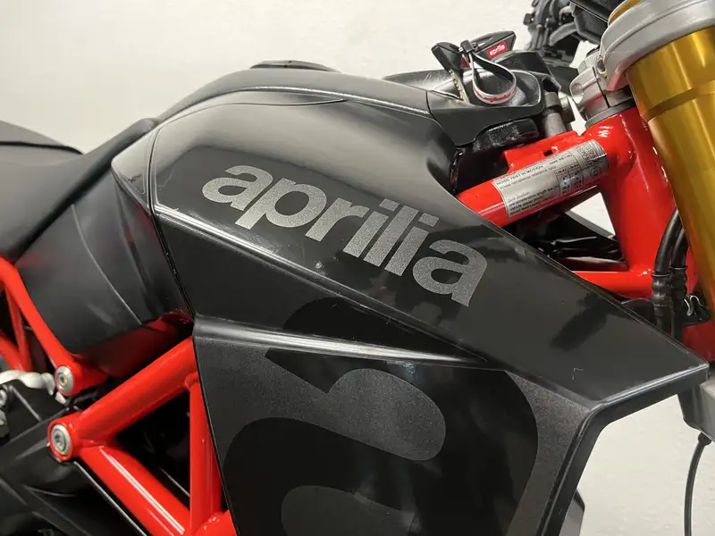 Aprilia Dorsoduro - foto 3