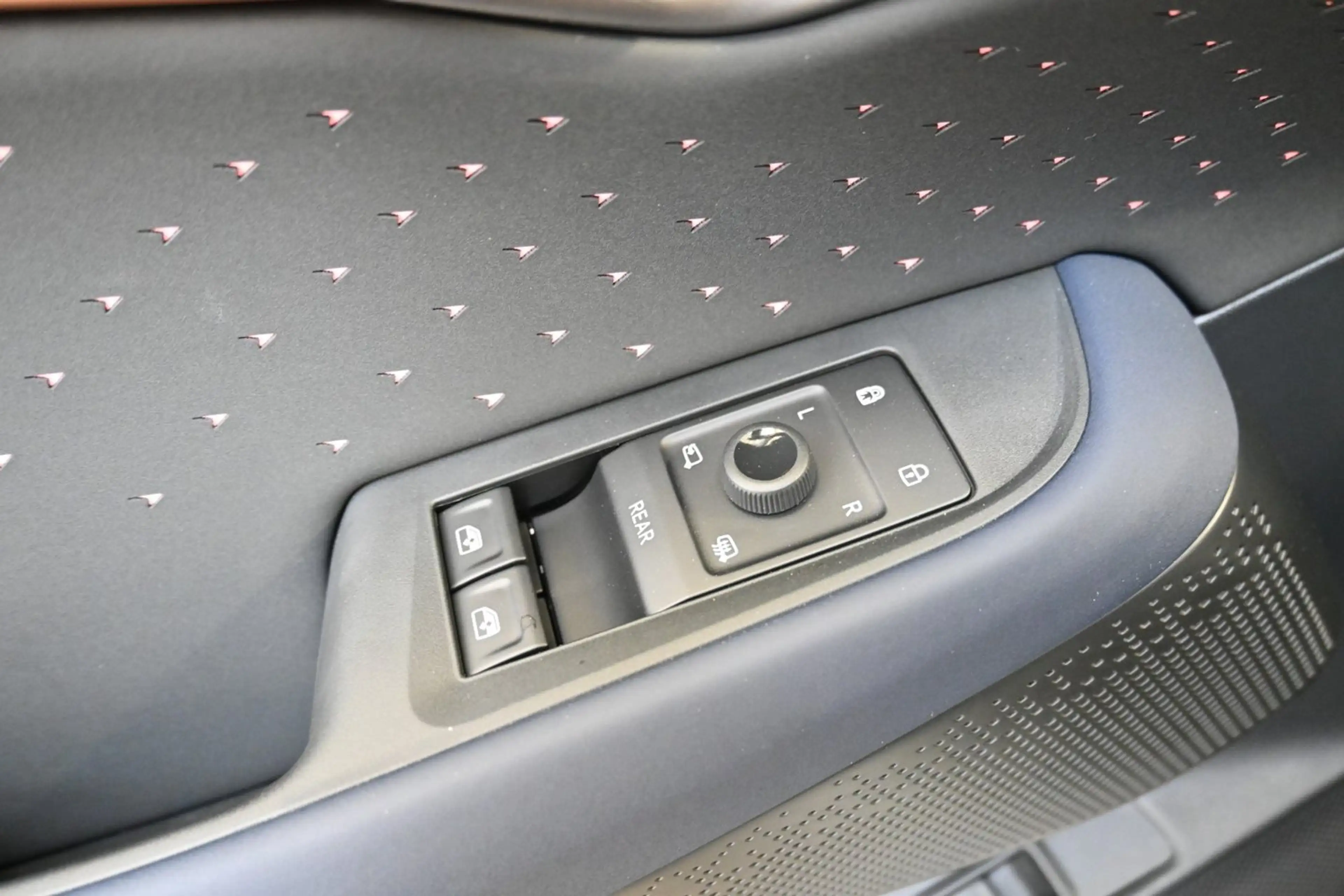 CUPRA Tavascan VZ Adrenaline 4Drive250kW/340PS — photo 7