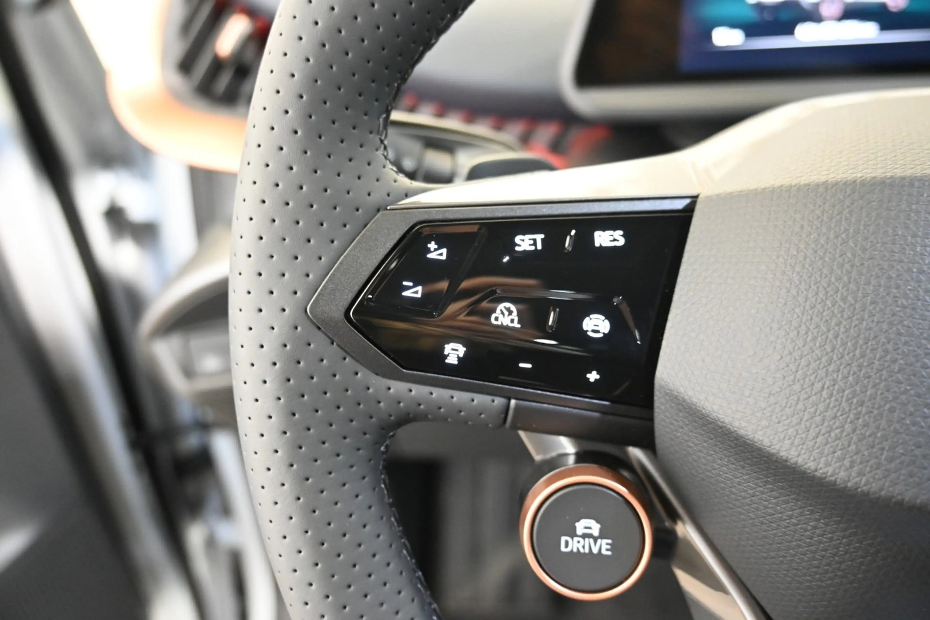 CUPRA Tavascan VZ Adrenaline 4Drive250kW/340PS — photo 5