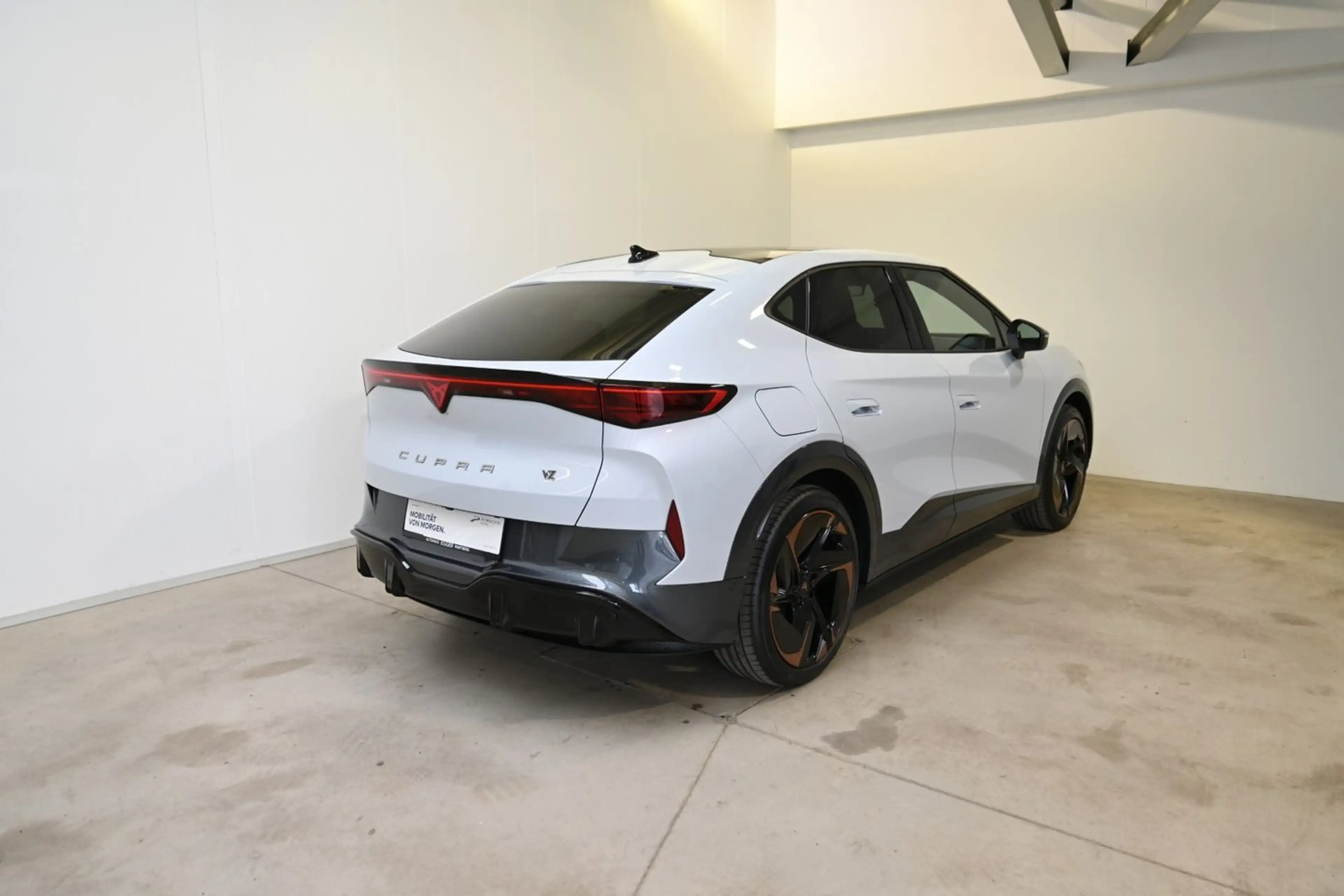 CUPRA Tavascan VZ Adrenaline 4Drive250kW/340PS — photo 2