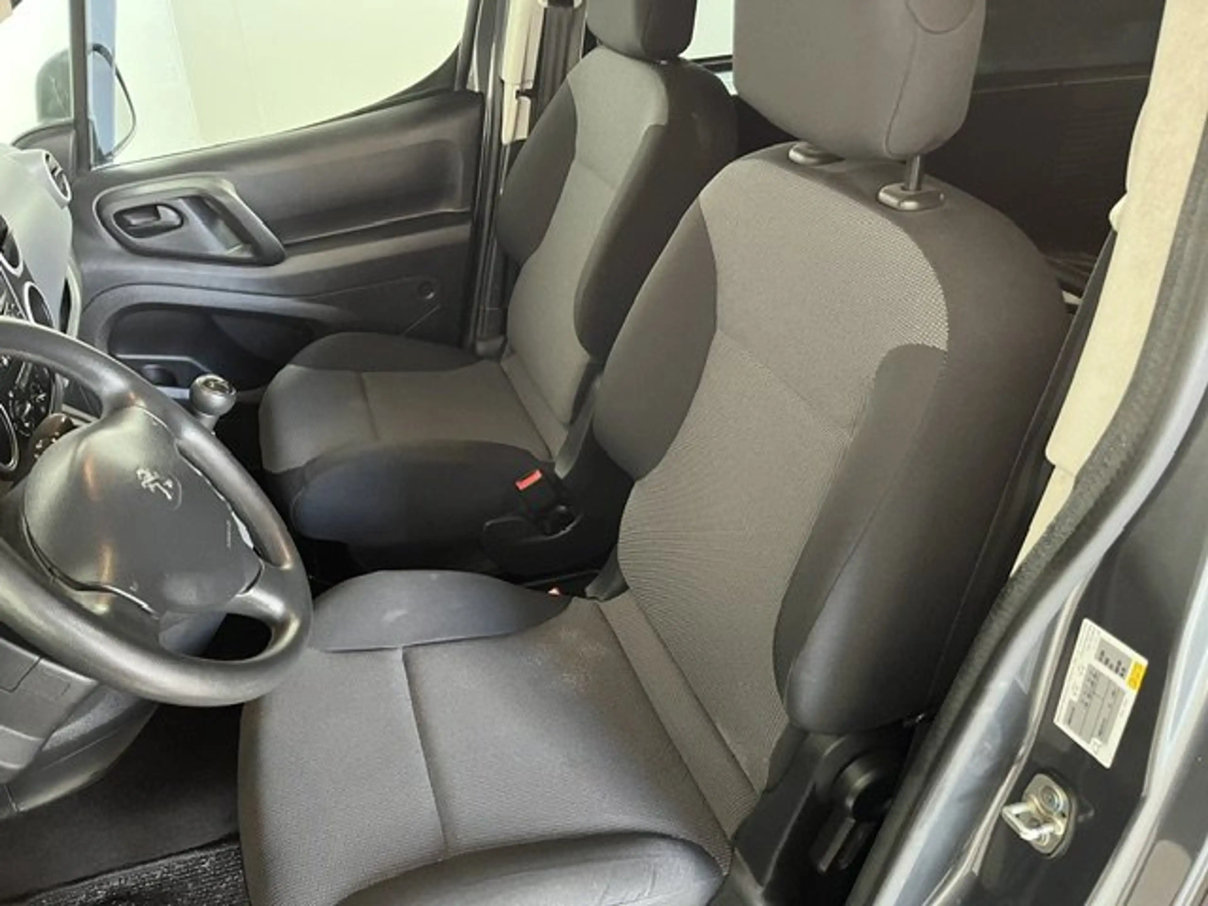 Peugeot Partner 120 L1H1 PRO — photo 12