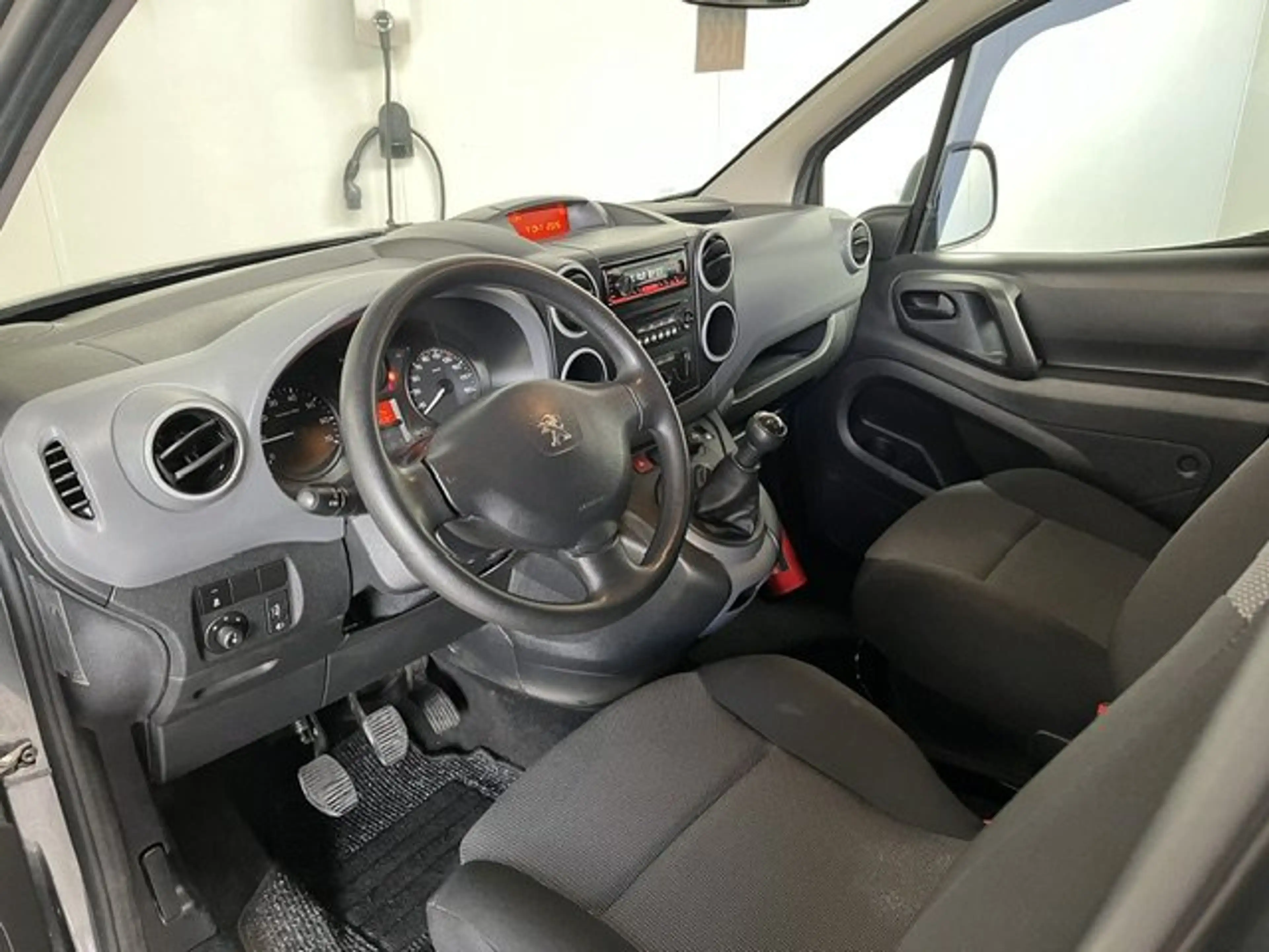 Peugeot Partner 120 L1H1 PRO — photo 13
