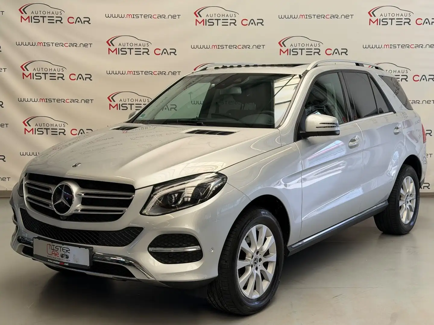 Mercedes-Benz GLE 400 4Matic SOFT/DISTR/360/H&K/STANDH/KD NEU Argintiu - 1