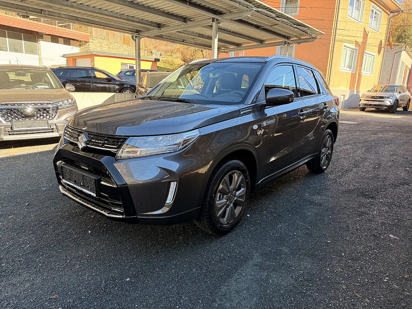Suzuki Vitara 1,4 Hybrid ALLGRIP shine Grau - 1