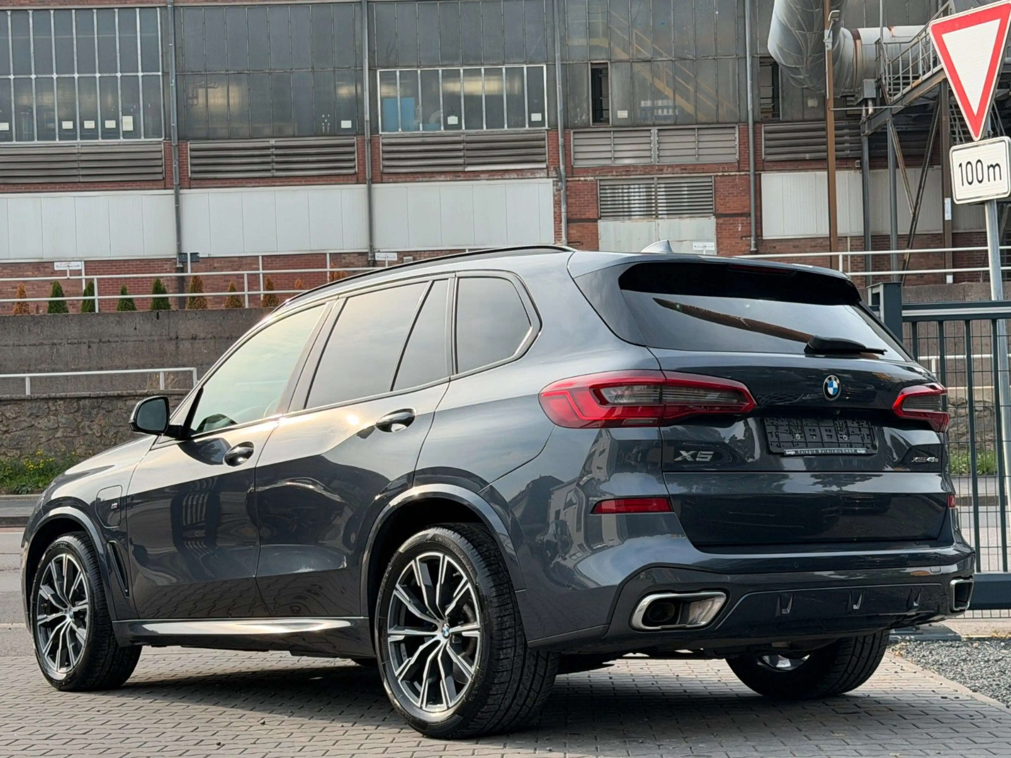 BMW X5 xDrive 45 e Laser - Panorama-M Sportpaket /// — photo 8