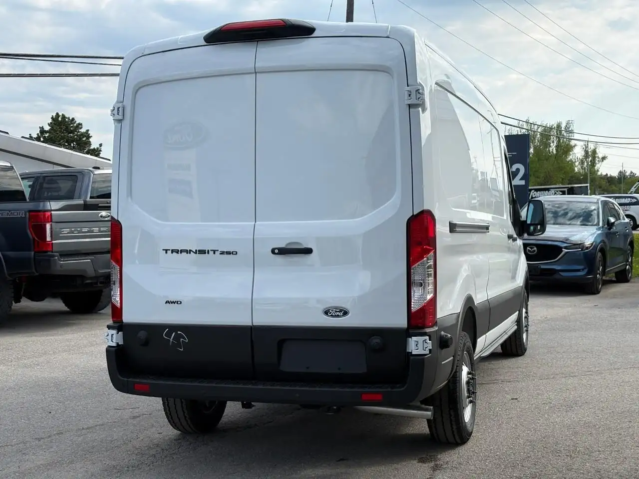 Ford Transit Cargo Van снимка Ford Transit Cargo Van
