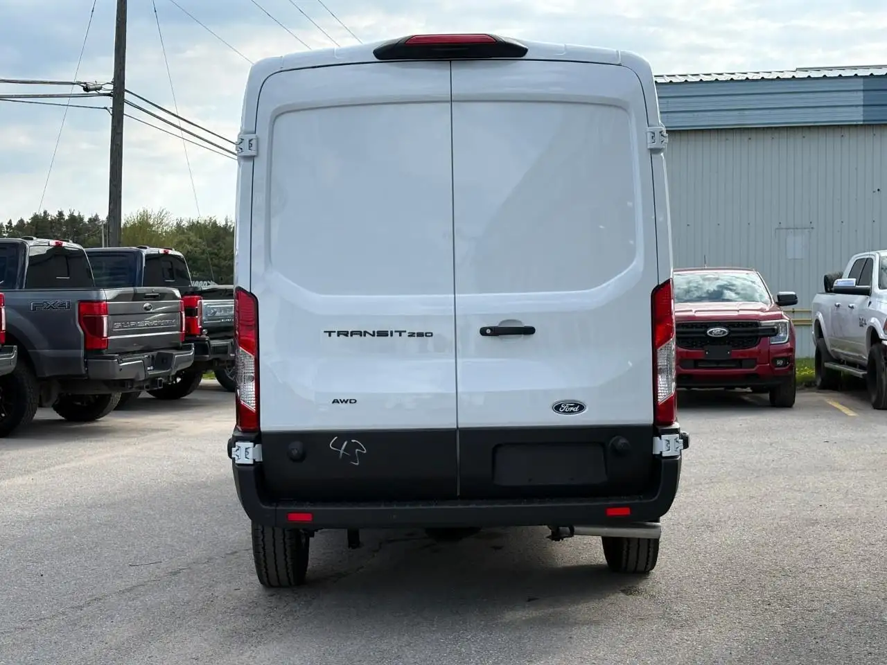 Ford Transit Cargo Van снимка Ford Transit Cargo Van