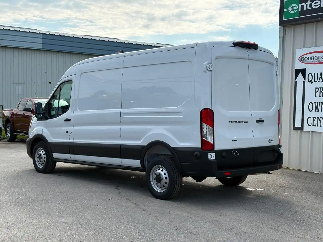 Ford Transit Cargo Van снимка Ford Transit Cargo Van