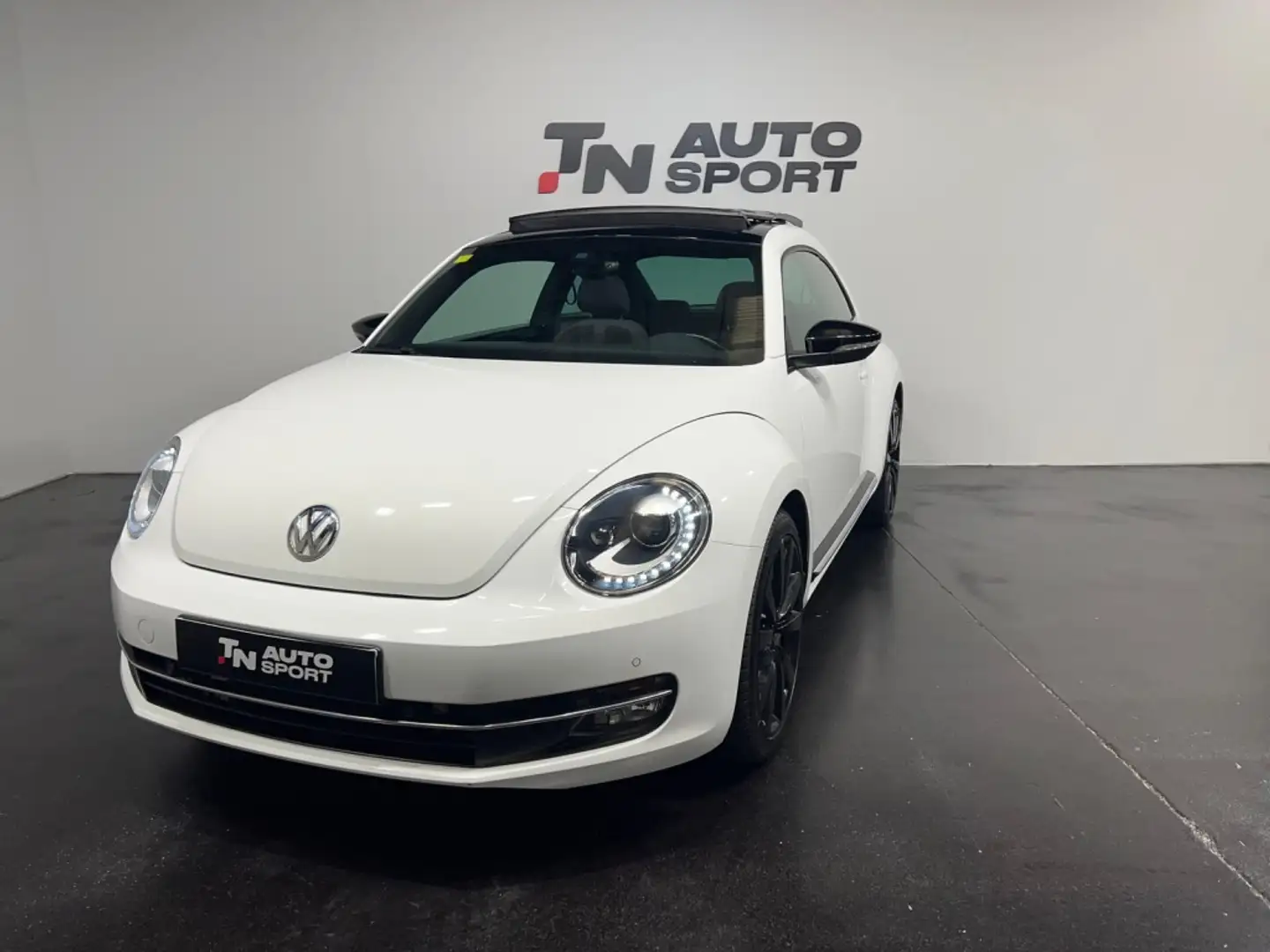 Volkswagen Beetle Pequeño Automático de 3 Puertas Blanco - 1