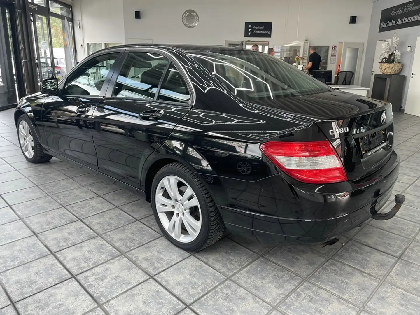 Mercedes-Benz C 180 K Classic, Automatik, Klimaautomatik, AHK Black - 2
