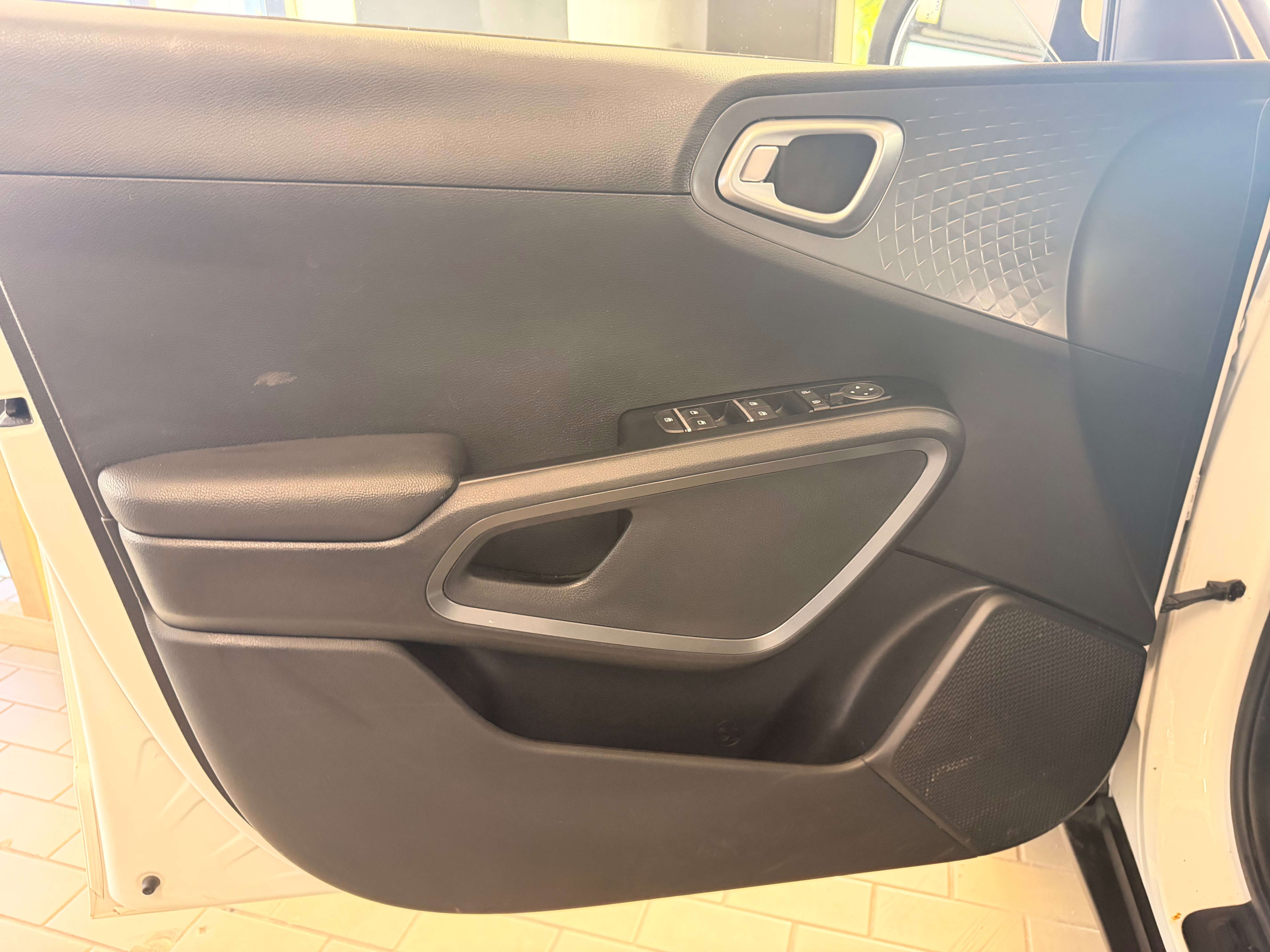 2020 Kia Soul EX - Image 13