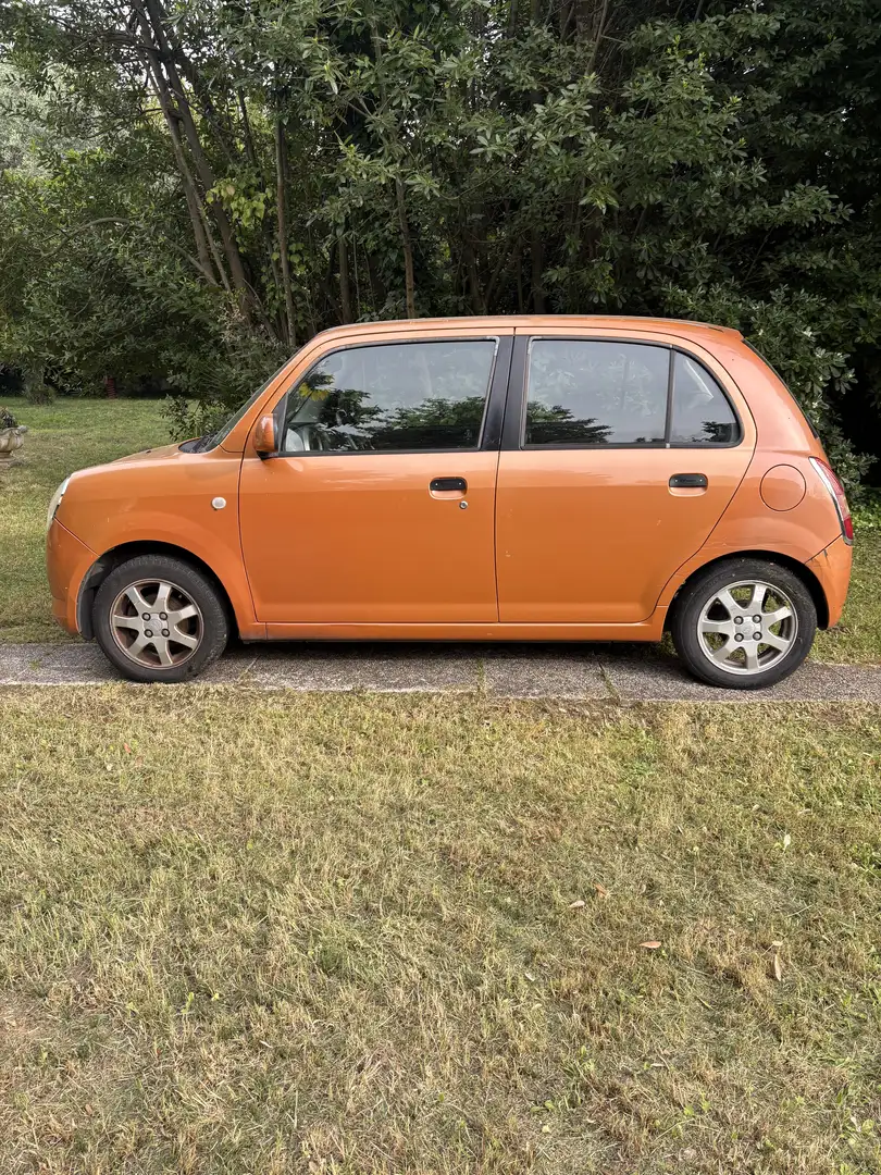 Daihatsu Trevis - 2