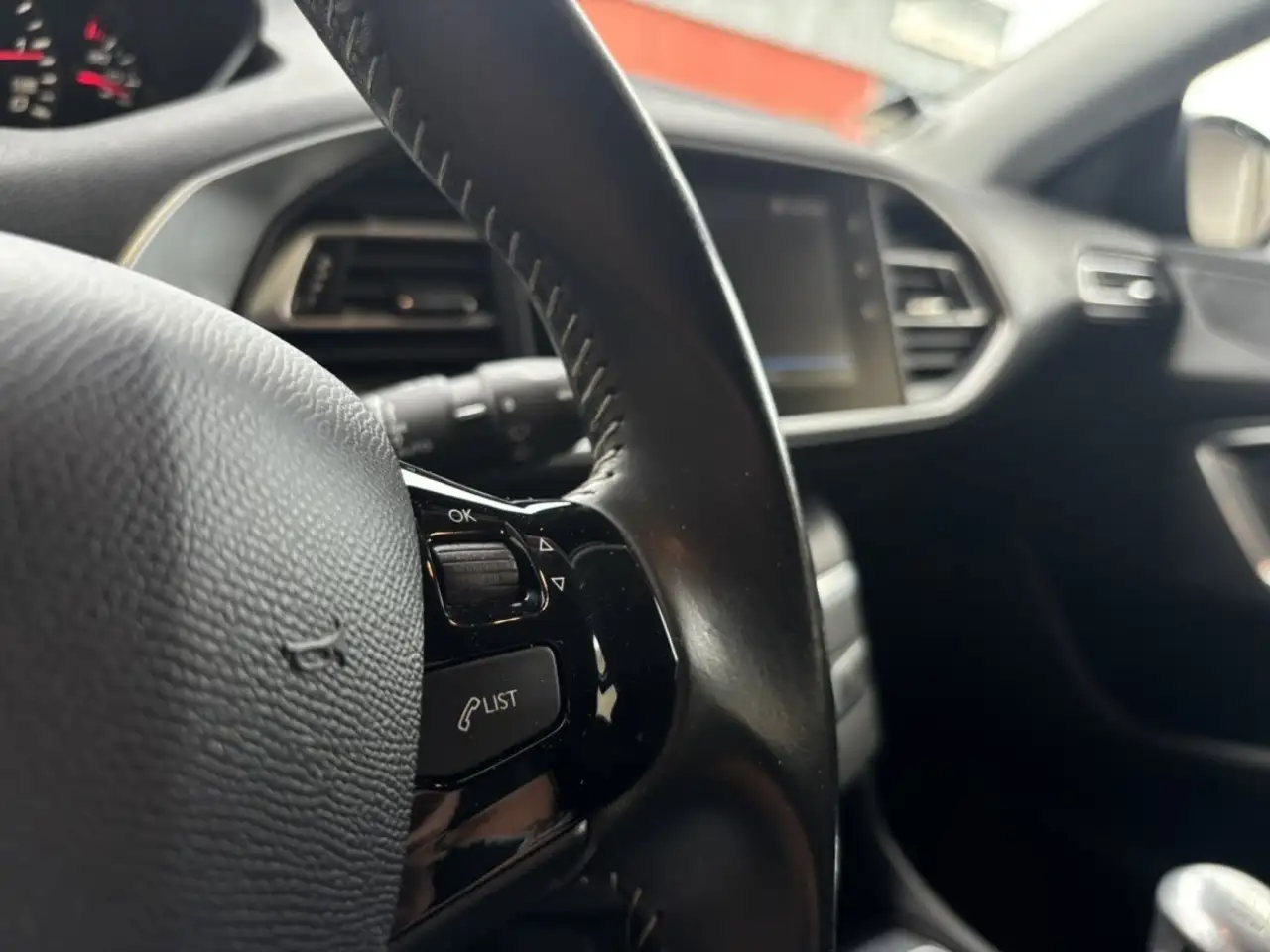 Peugeot 308 308 SW — photo 20