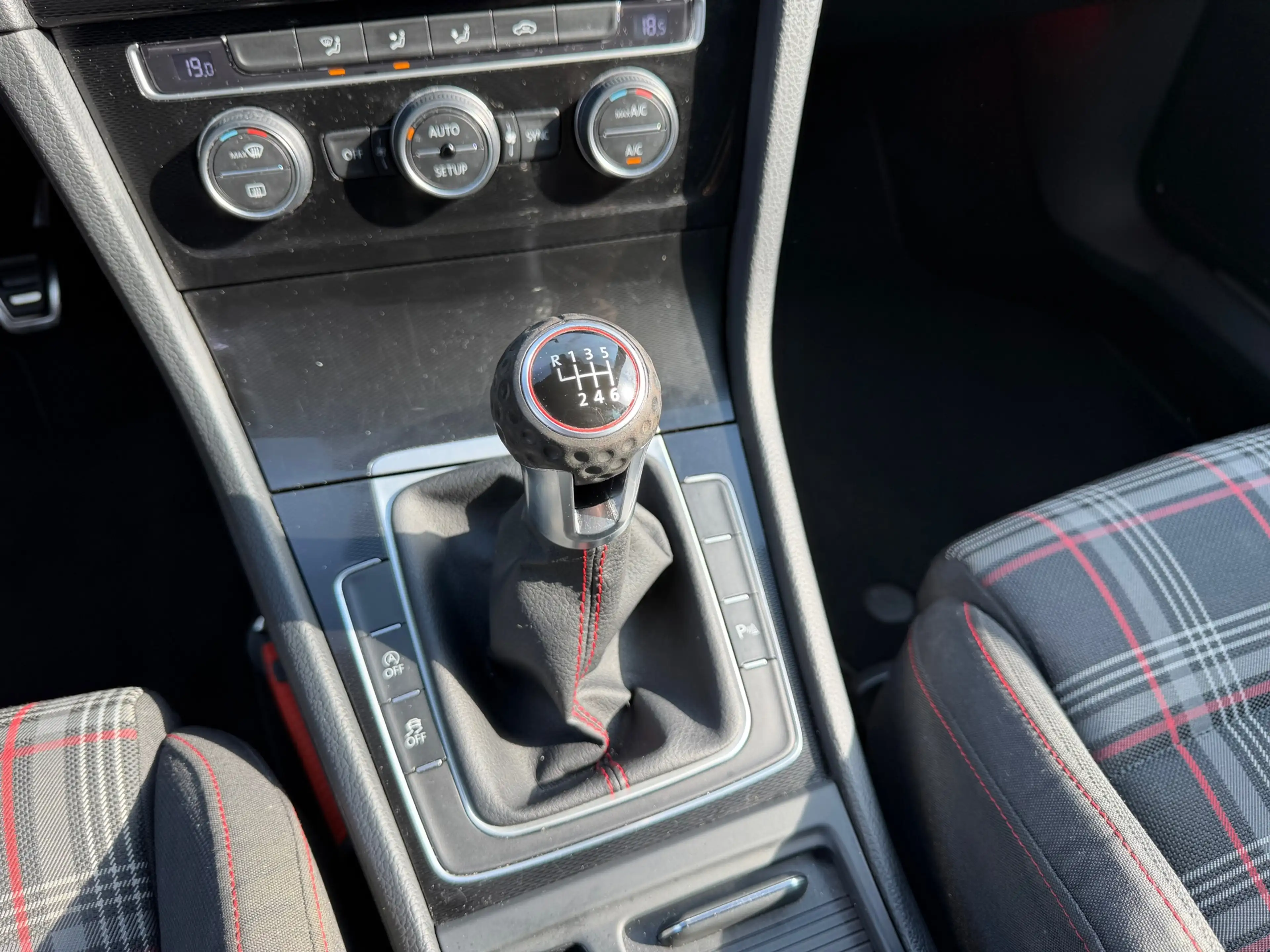 Volkswagen Golf GTI 2.0 TSI | Nwe apk | Cruise | — photo 13